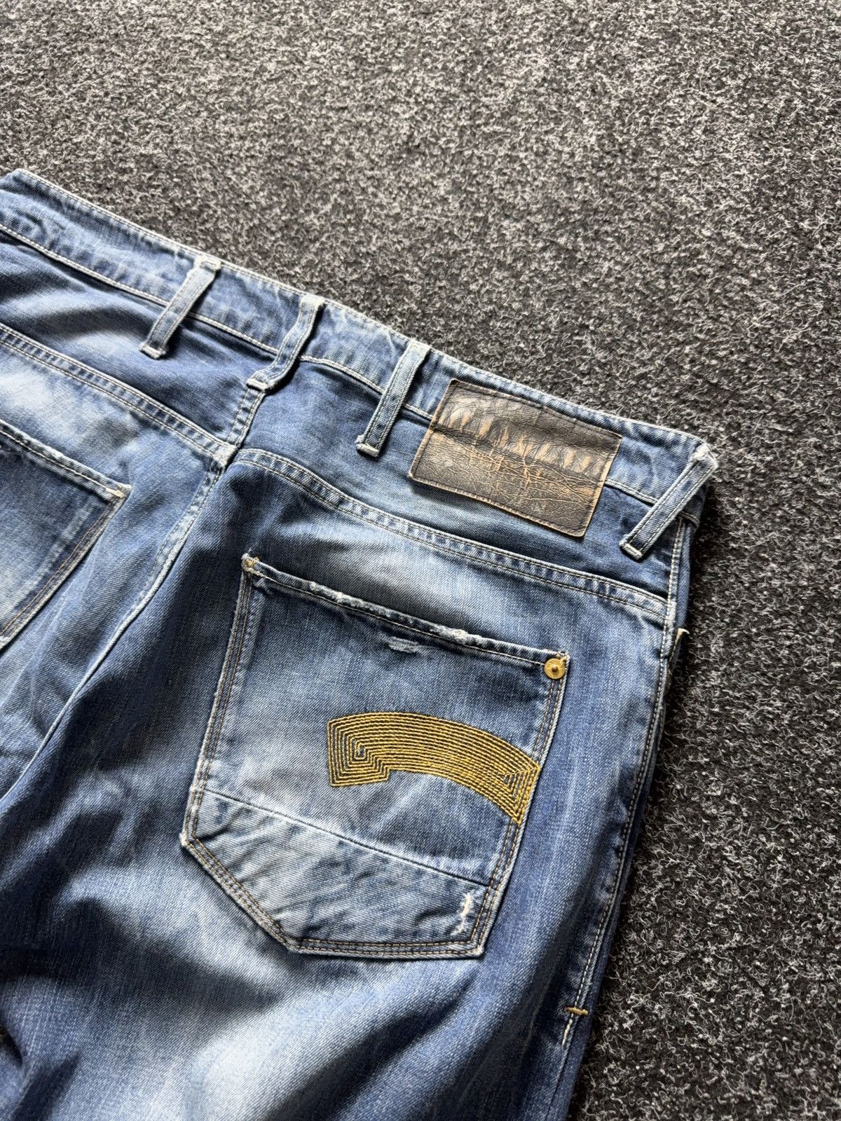 G-Star Vintage 00s G-Star Raw Distressed Light Wash Tapered Jeans Size US 33 - 18 Thumbnail