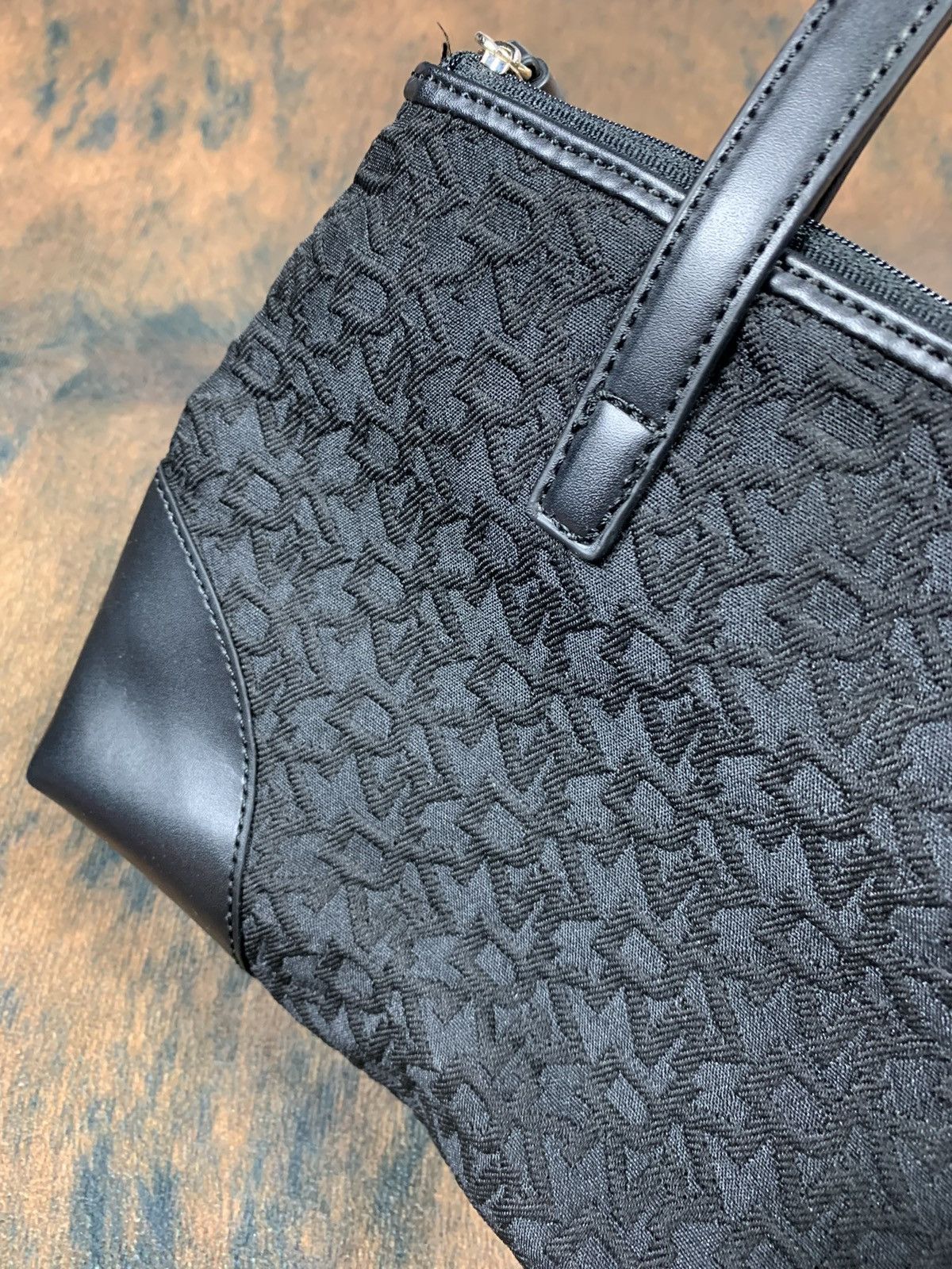 DKNY × Vintage DKNY small bag pattern y2k 00’s Size ONE SIZE - 2 Thumbnail