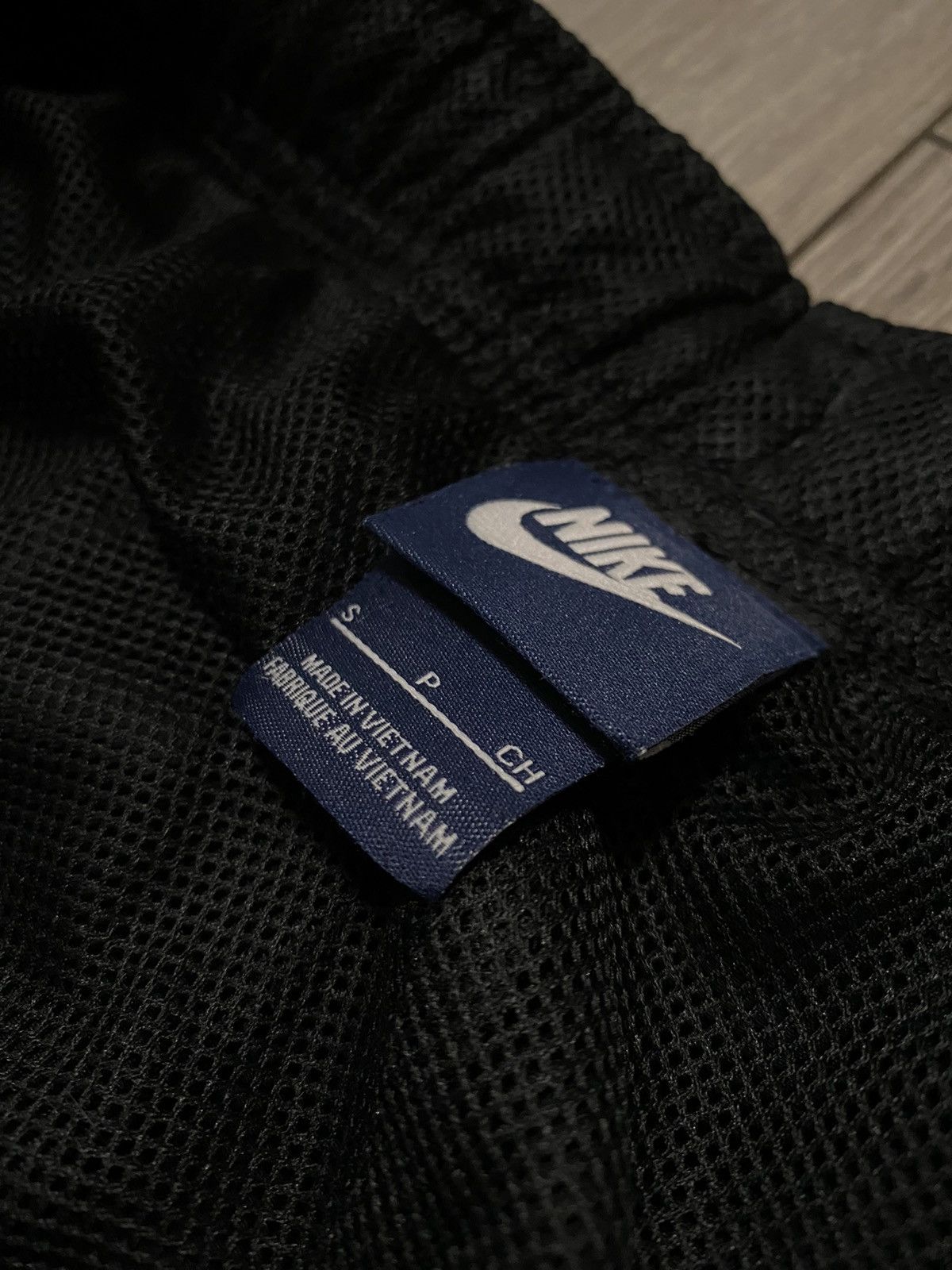 Nike Vintage Nike Track Pants Nylon Baggy Double Swoosh Joggers Size US 30 / EU 46 - 4 Thumbnail