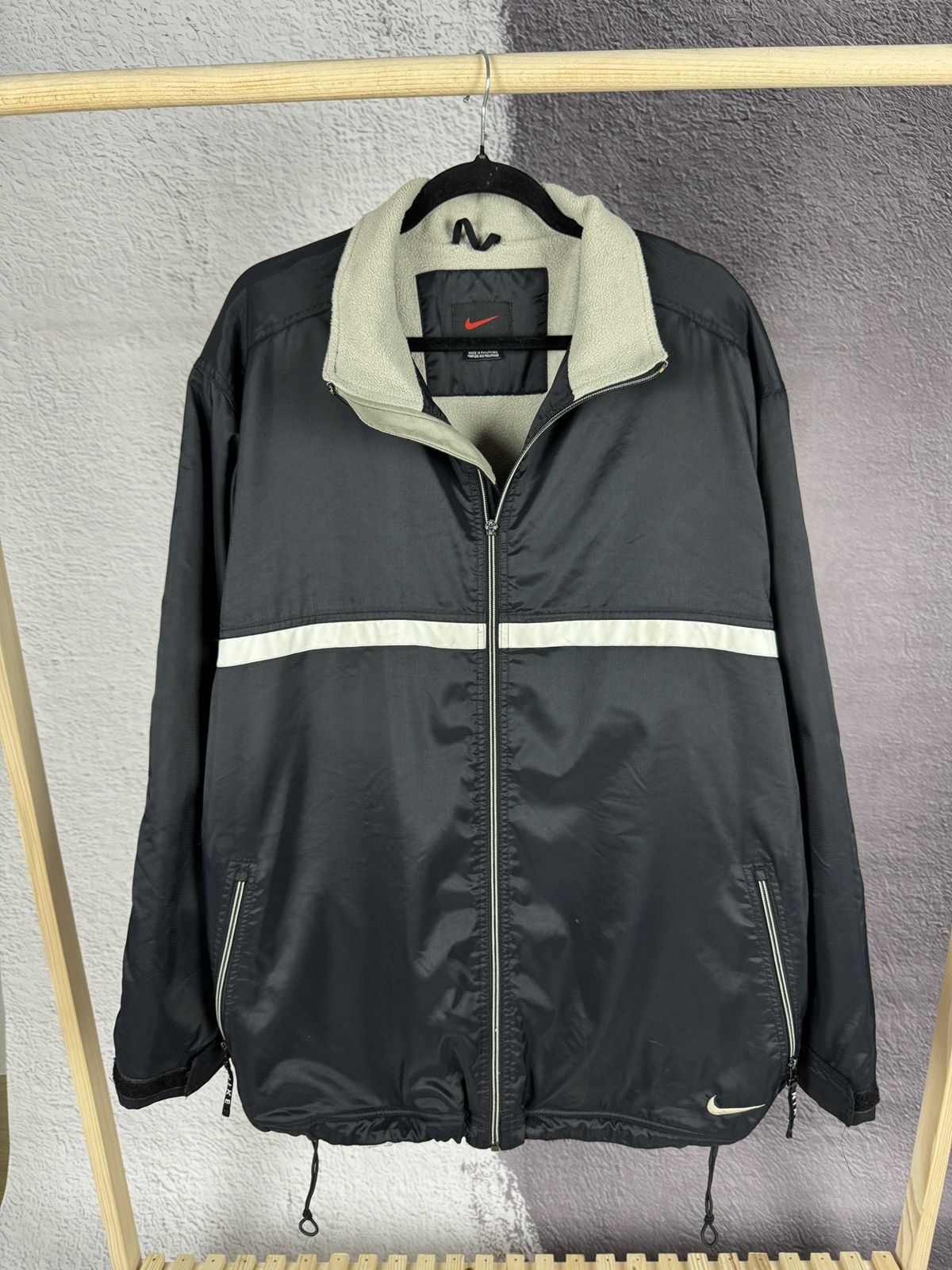 Nike × Vintage Nike vintage 90s black striped swoosh nylon fleece jacket Size US L / EU 52-54 / 3 - 1 Thumbnail