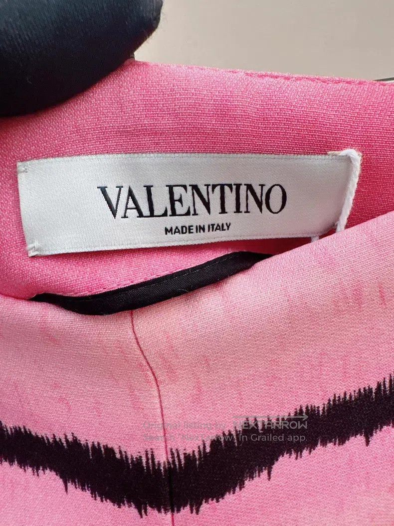 Valentino Valentino Year of the Tiger limited pink shorts Size 37" - 3 Thumbnail
