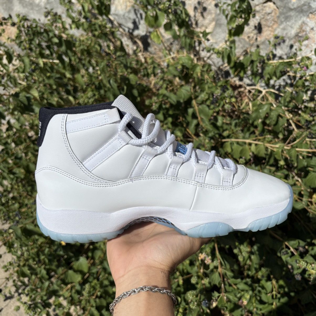 Jordan Brand Air Jordan 11 Retro “ Legend Blue” Size US 9 / EU 42 - 2 Thumbnail