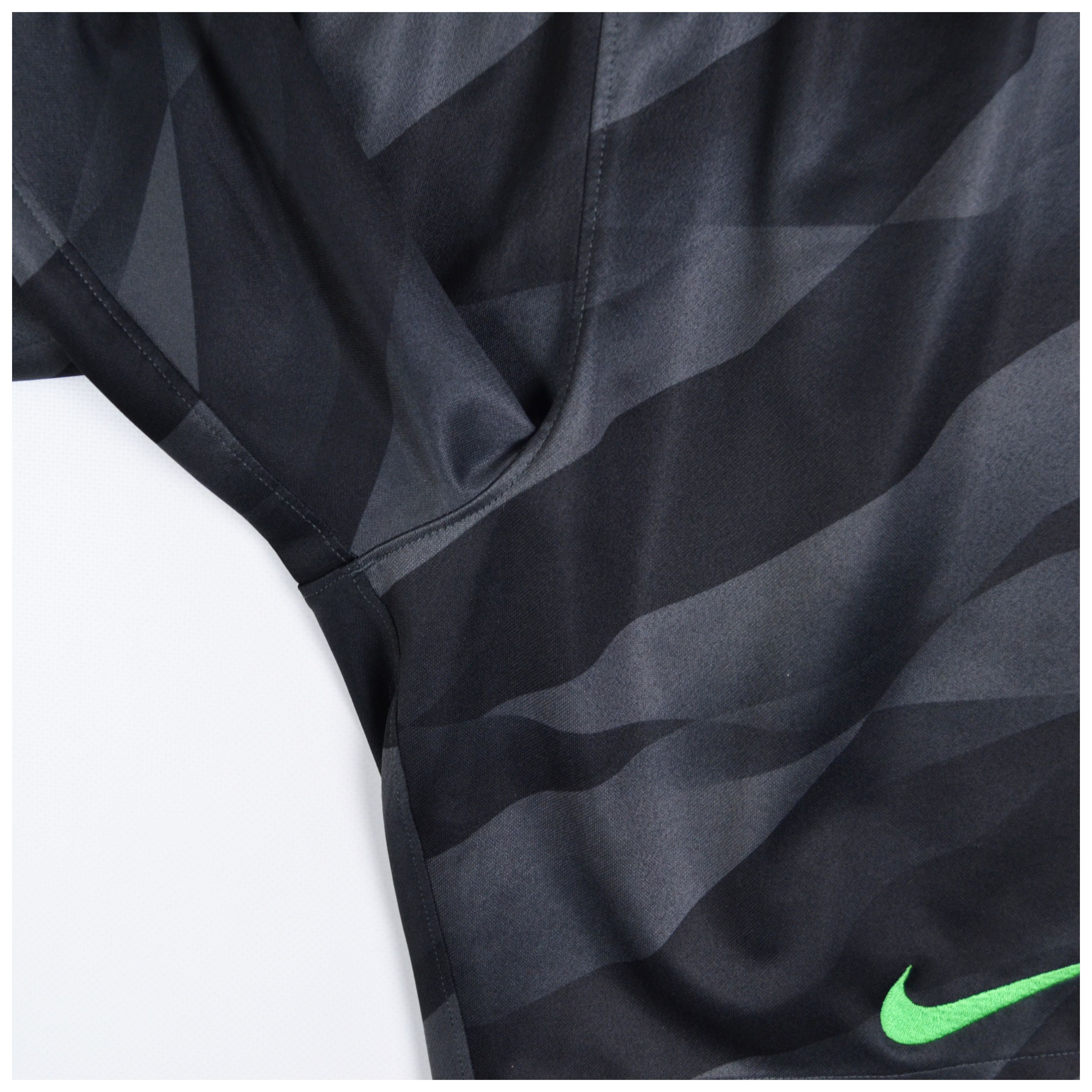 Nike Nike Liverpool Goalkeeper Shorts 2023/24 Size M Size US 31 - 9 Thumbnail