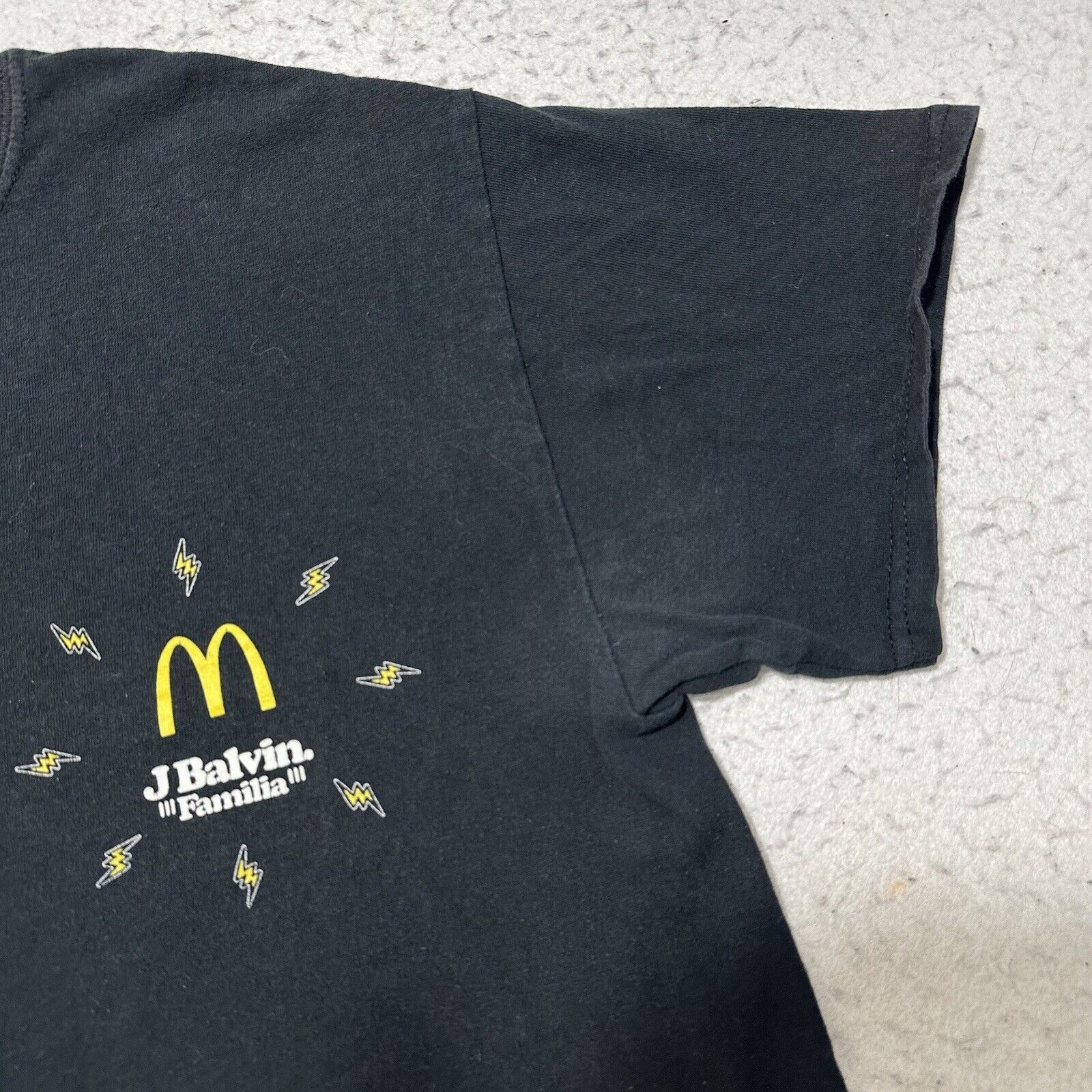 Gildan McDonald's J Balvin Familia Medium Fast Food Graphic T Shirt Size US M / EU 48-50 / 2 - 5 Thumbnail