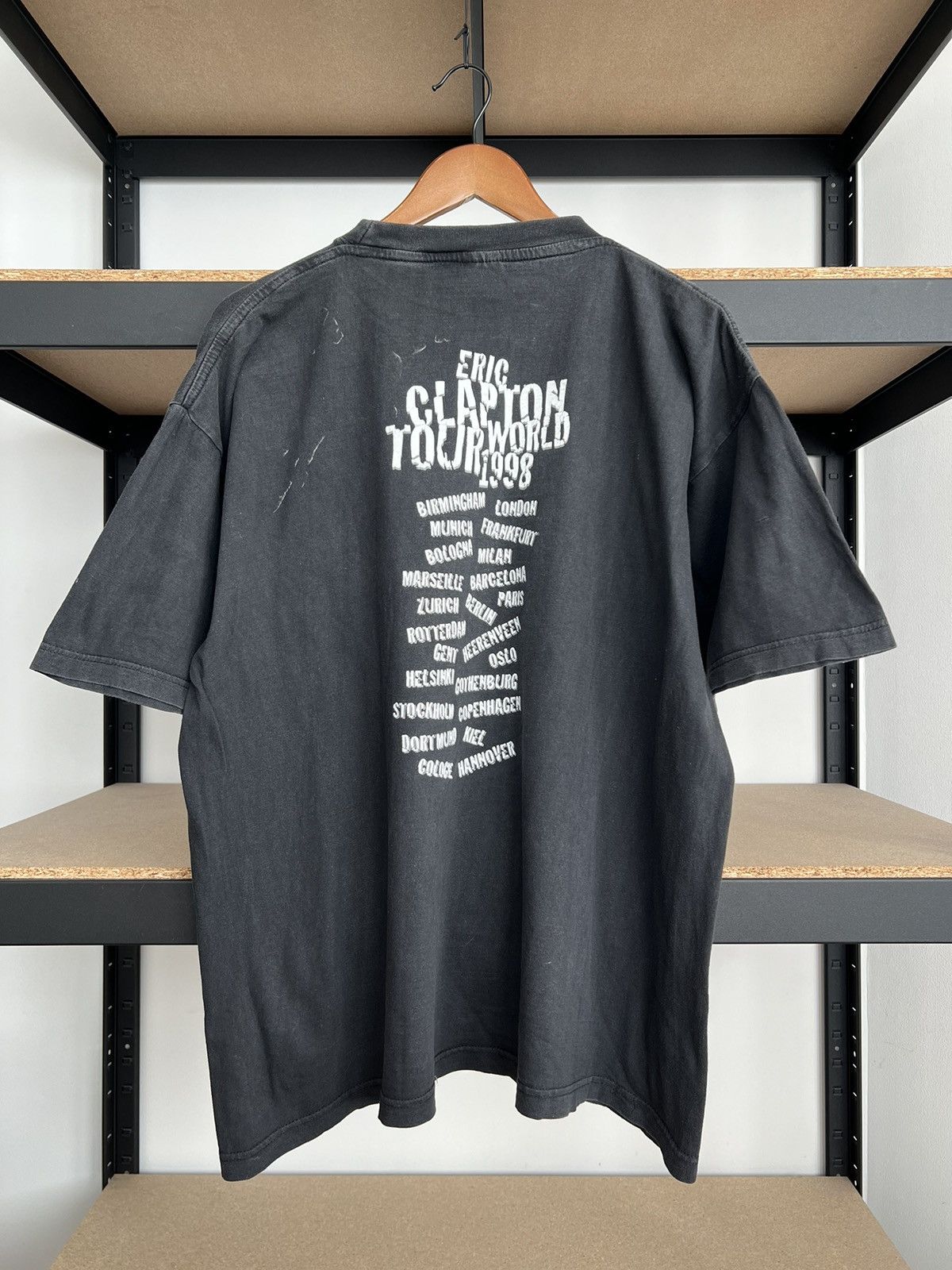 Band Tees Vintage 1998 Eric Clapton Live World Tour Black T-shirt Size US XL / EU 56 / 4 - 2 Thumbnail