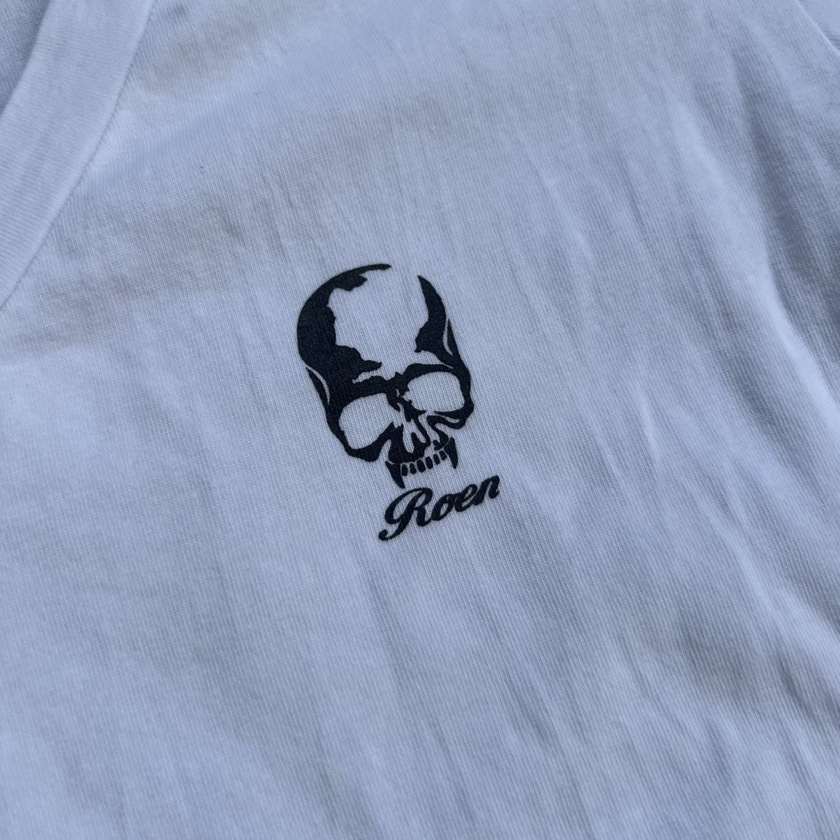 Roen 2000s Roen Mastermind Vkei Style V Neck Skull T-Shirt Size US M / EU 48-50 / 2 - 6 Thumbnail