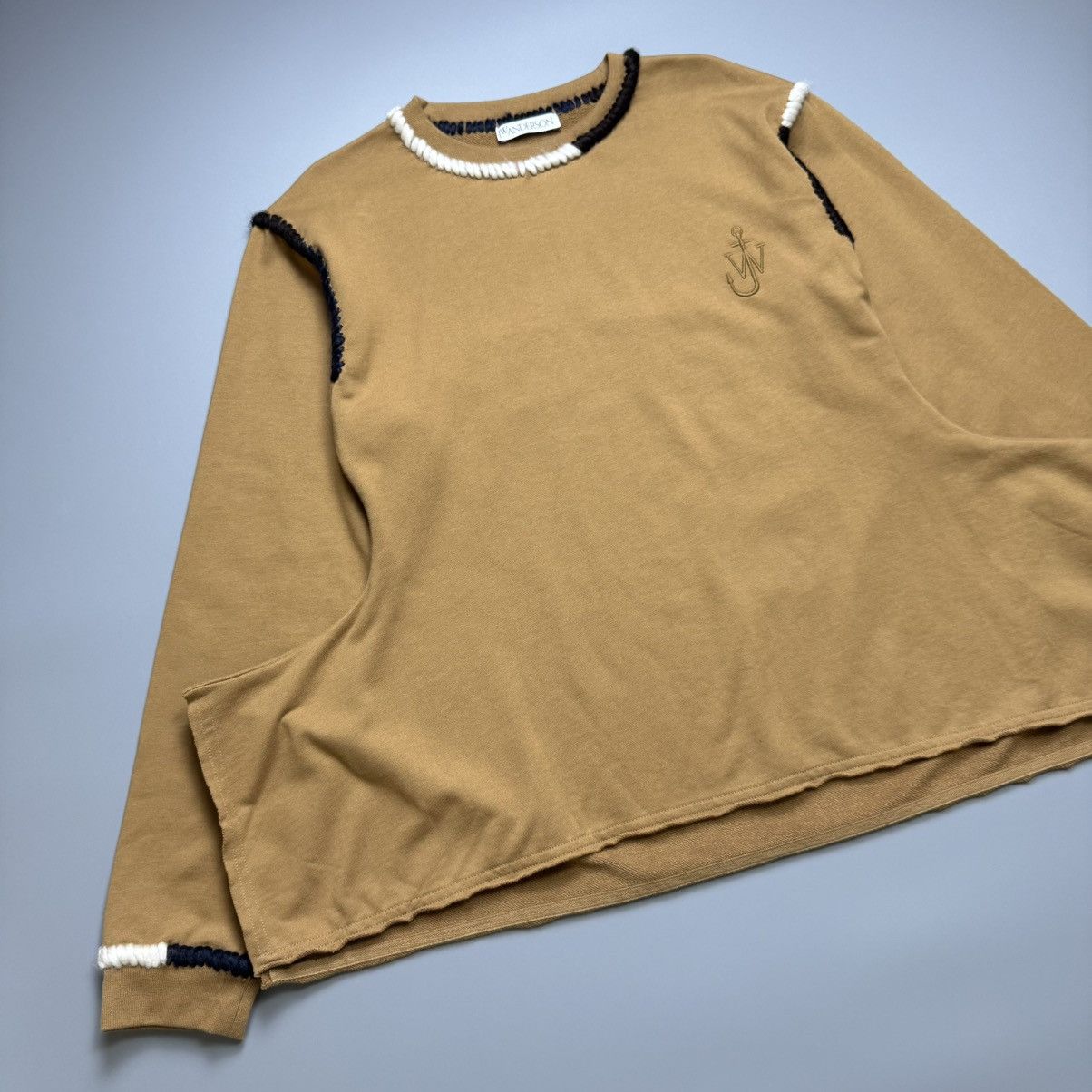 JW Anderson JW Anderson - Asymmetric Contrast Stitch Sweatshirt Size M / US 6-8 / IT 42-44 - 4 Thumbnail