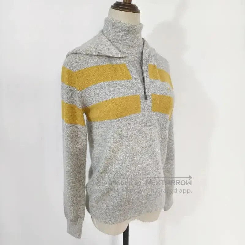 Burberry Burberry Women's Gray Wool Blend Long Sleeve Sweater. Size M / US 6-8 / IT 42-44 - 3 Thumbnail