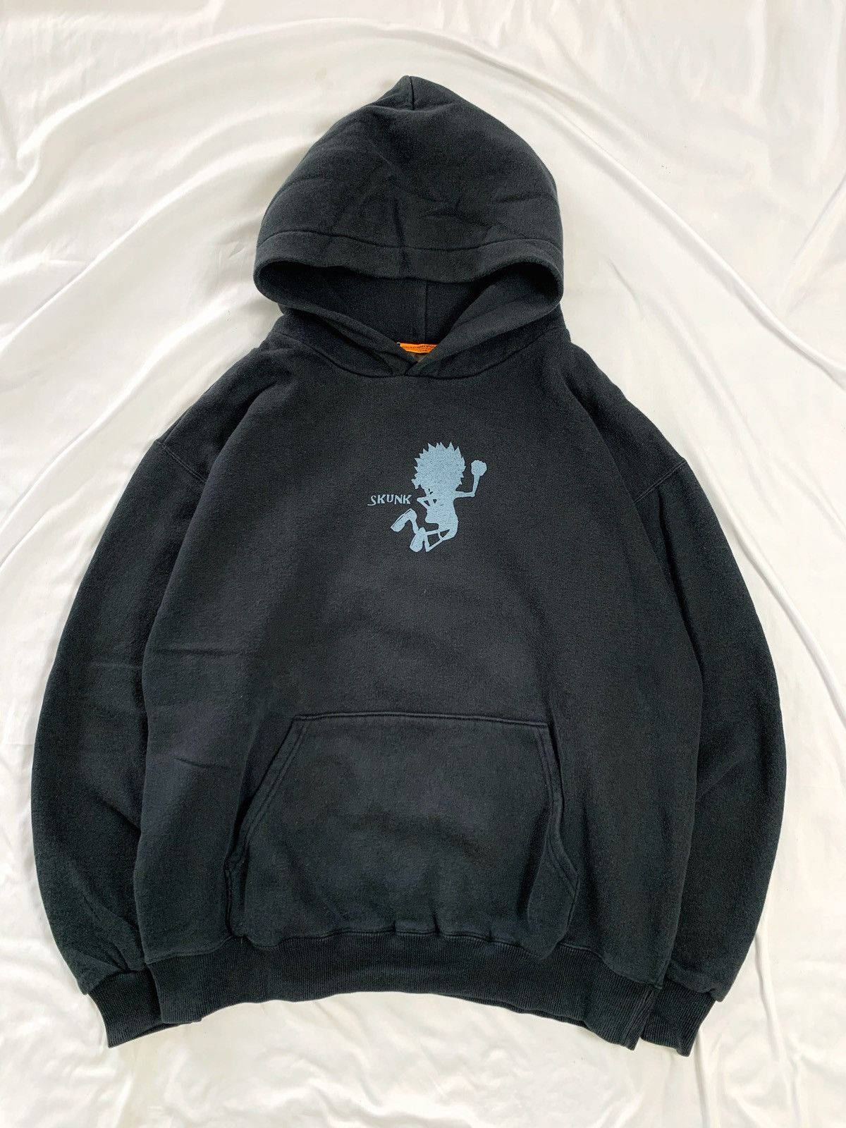 Anime Mischievous skunk hoodie emi nakayama Size US L / EU 52-54 / 3 - 1 Thumbnail