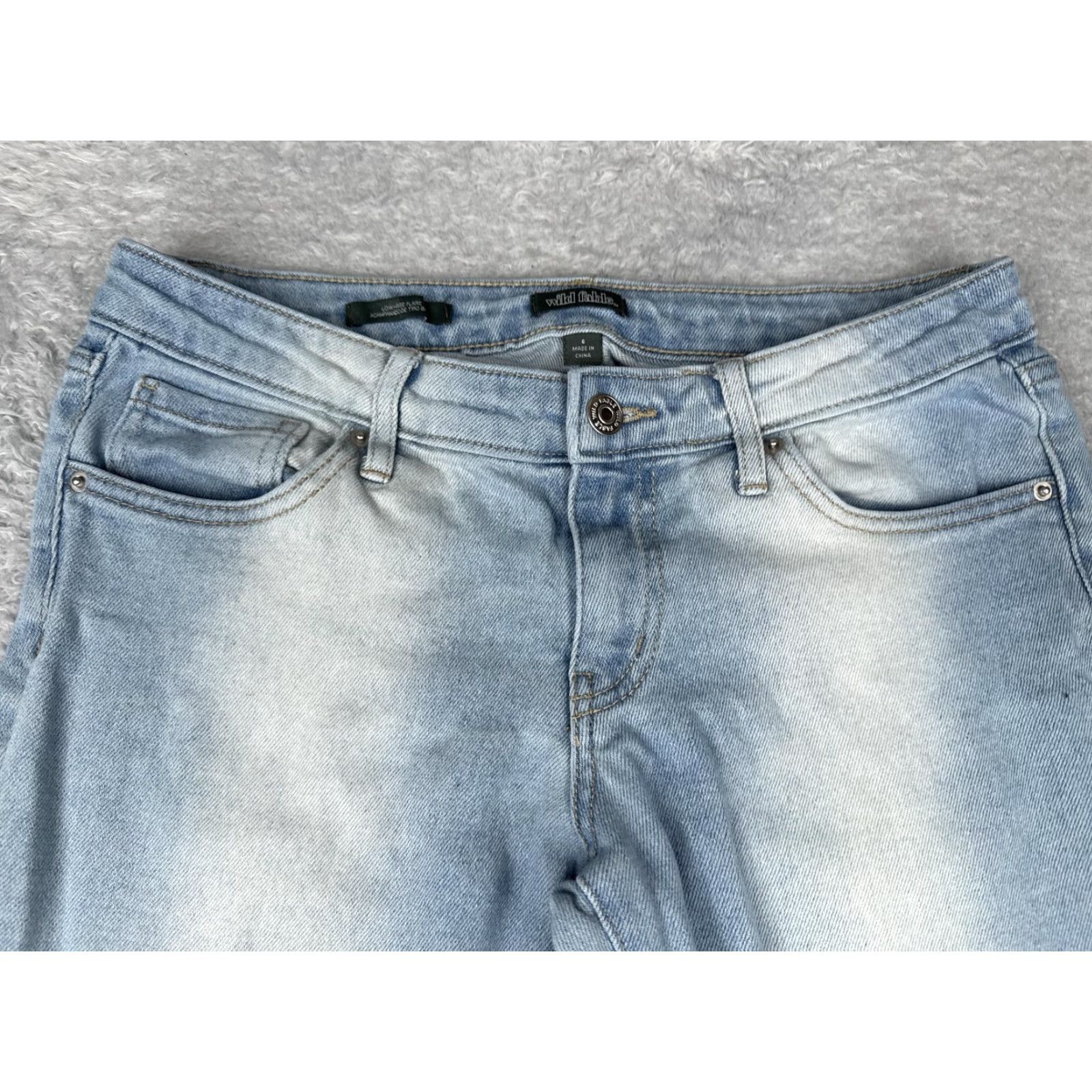 Vintage Wild Fable Jeans Womens 6 Light Wash Low Rise Flare Stretch Denim Pants Jeans Women 5-Pocket Zip Button Belt Loops Flared 94% cotton 1% spandex Size 28" / US 6 / IT 42 - 4 Thumbnail