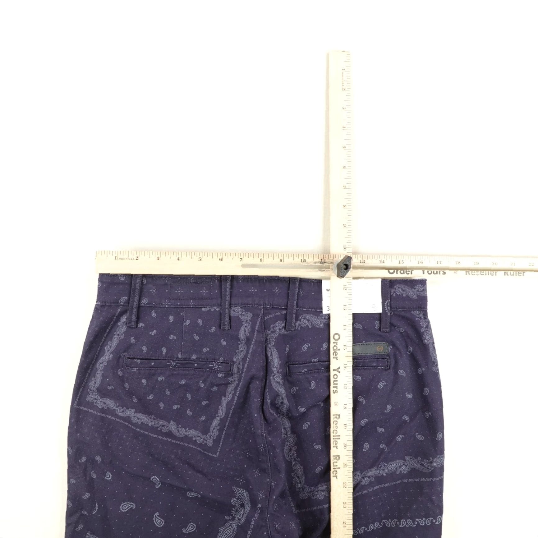 Vintage VINTAGE AG Adriano Goldschmied Men’s Slim Fit Chino Shorts 31 Navy Blue Paisley Bandana Classic 5-Pocket Size US 31 - 5 Thumbnail