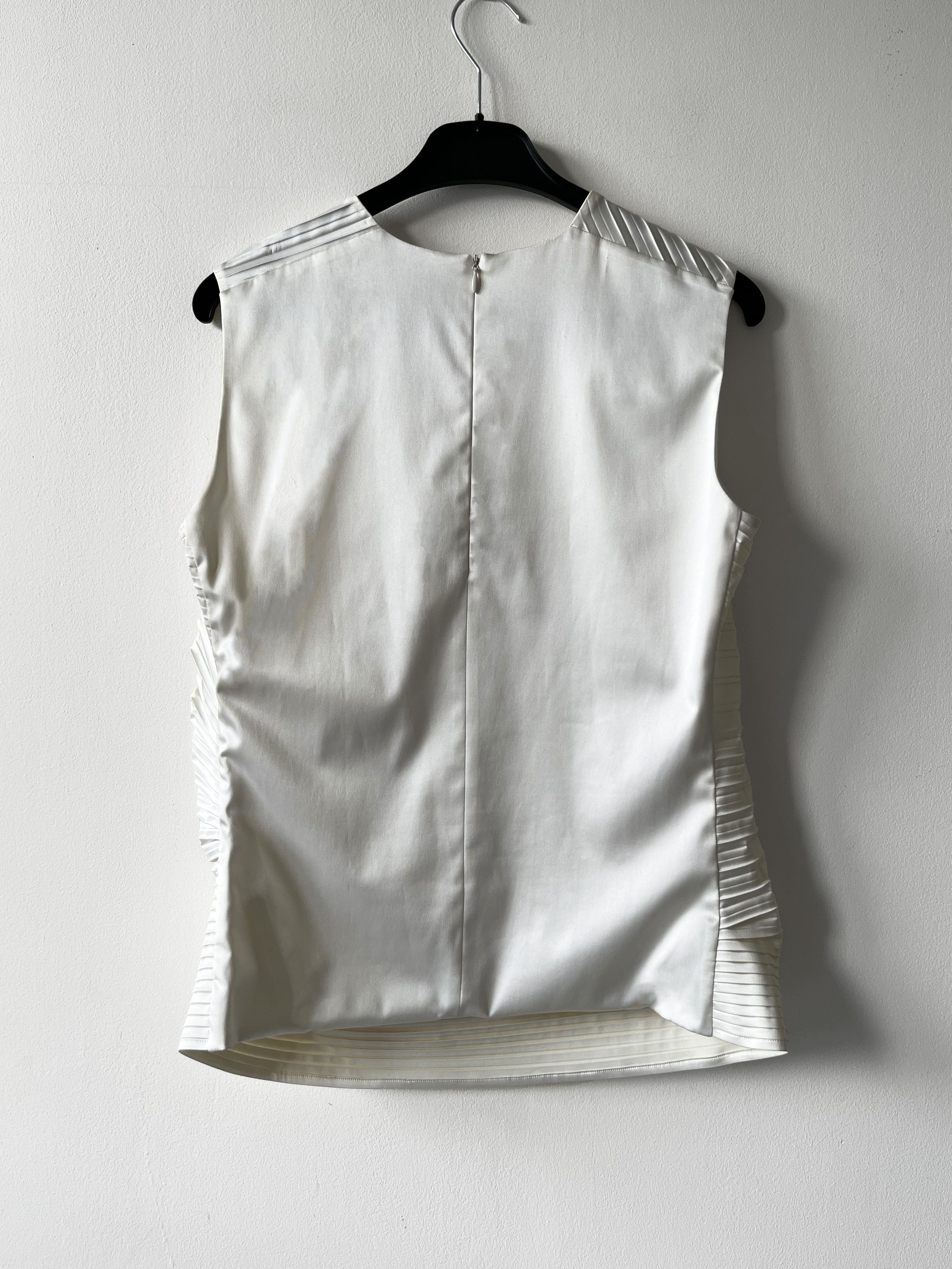 Jil Sander Jil Sander pleated sleeveless blouse Size M / US 6-8 / IT 42-44 - 2 Thumbnail