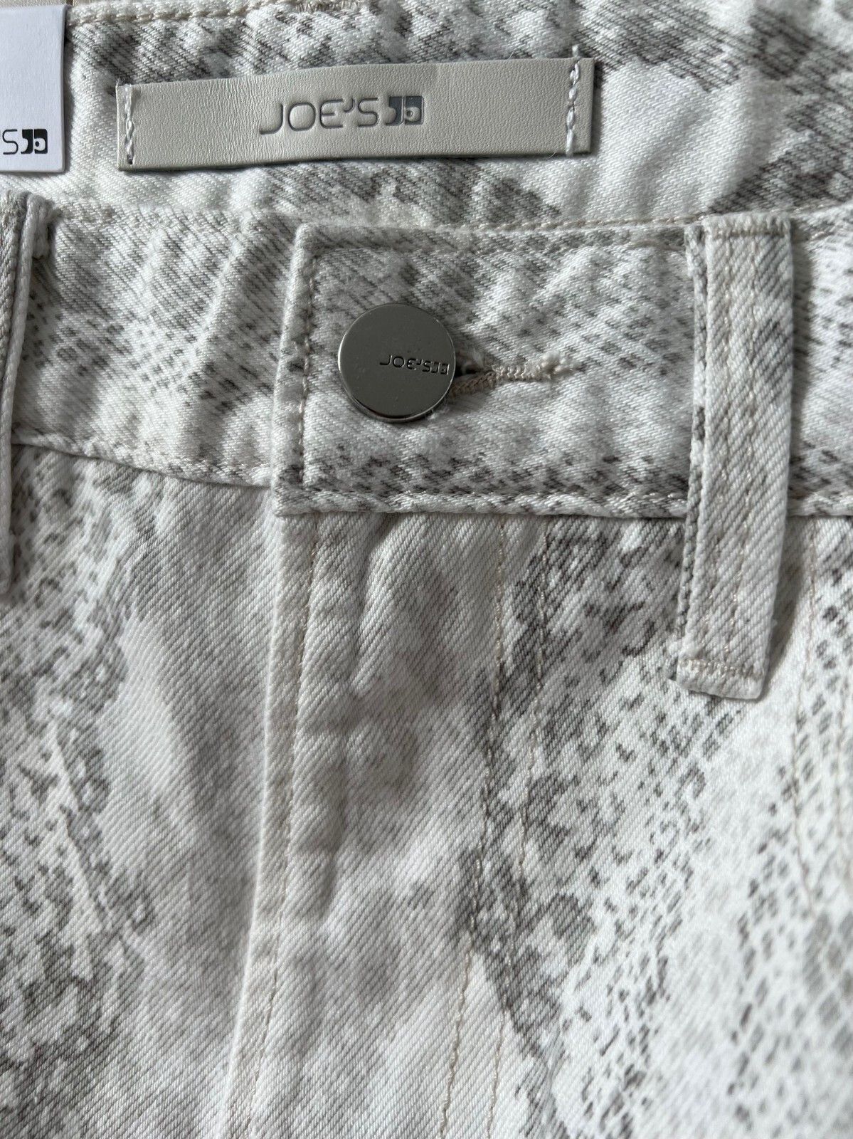 Joe's Joe’s A-Line Mini Skirt High Rise Snake Print Cut Hem ( 27 ) Size 27" / US 4 / IT 40 - 4 Thumbnail