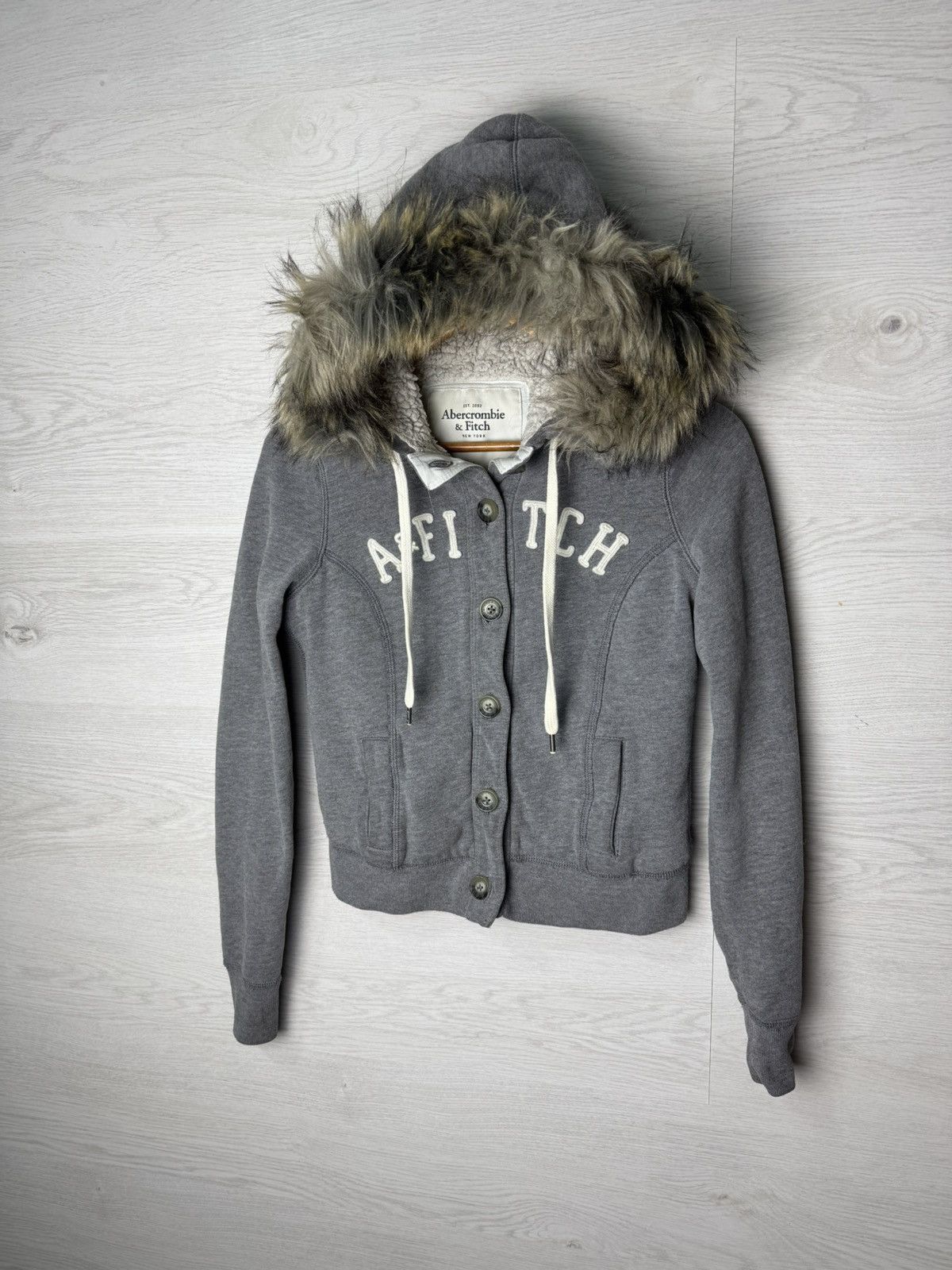 Abercrombie & Fitch Abercrombie & Fitch Fur Hood Hoodie Women’s Size S / US 4 / IT 40 - 1 Thumbnail