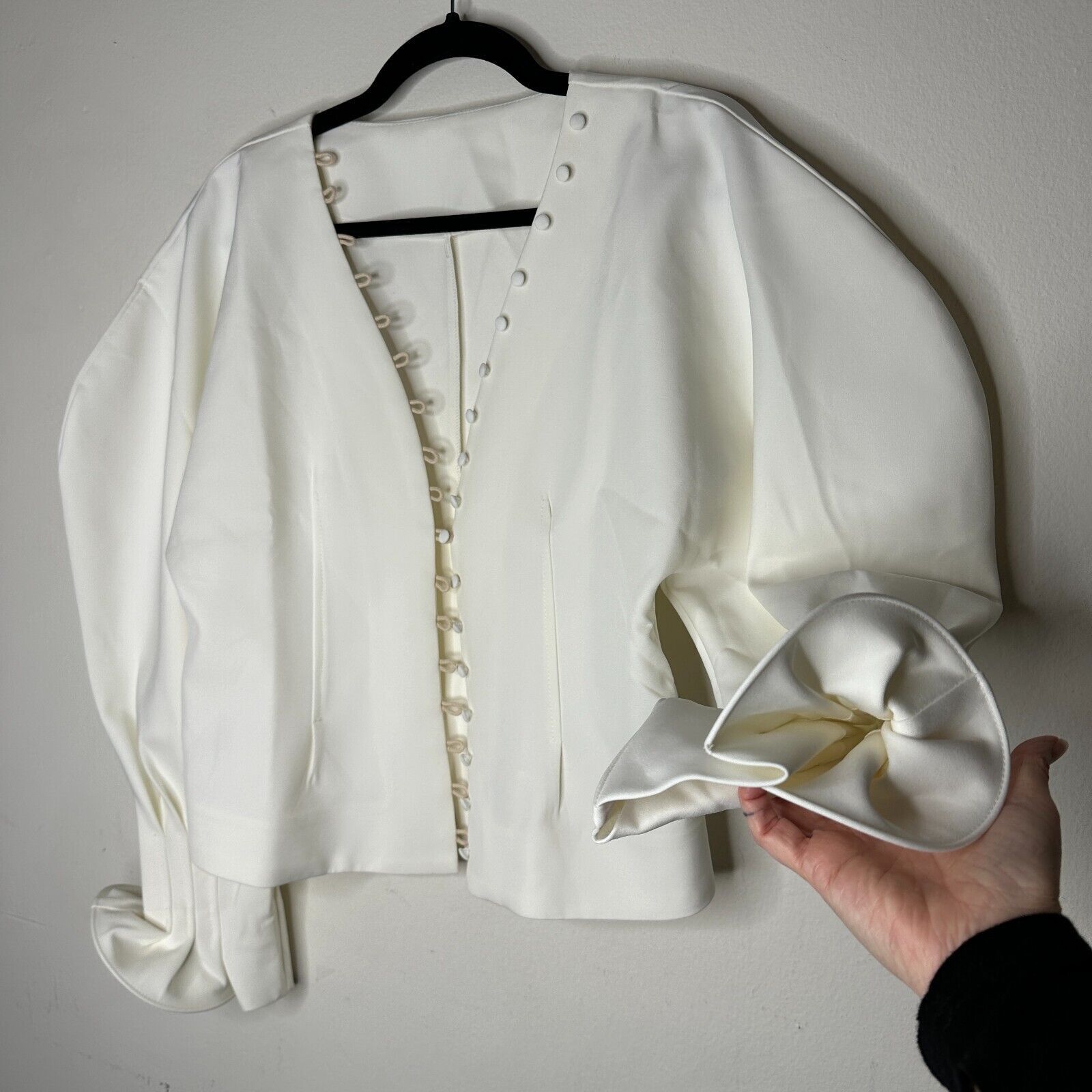 Other Cream VNeck Loop Button Balloon Pleated Cuff Sleeve Blouse M Size M / US 6-8 / IT 42-44 - 2 Thumbnail