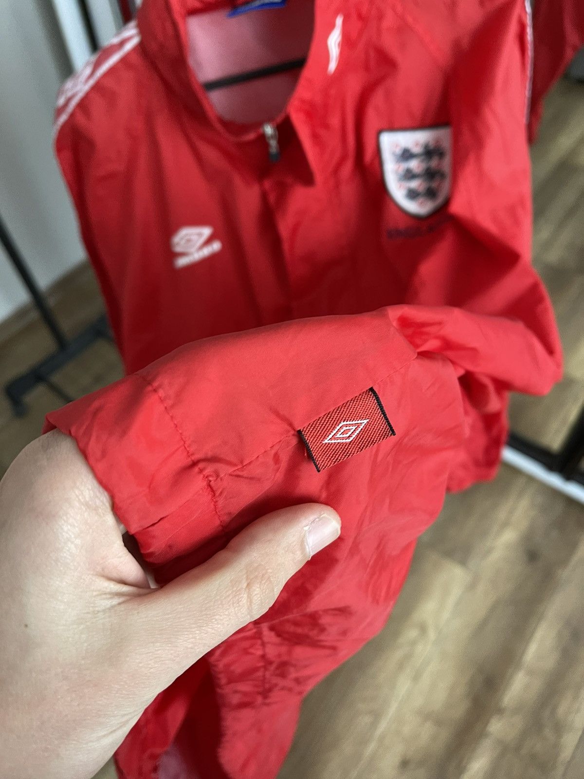 Umbro Umbro England Vintage Soccer Nylon Training Zip Jacket 90s Size US L / EU 52-54 / 3 - 10 Thumbnail