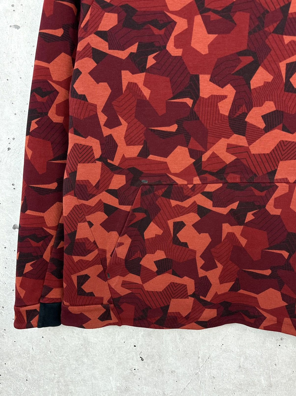 Nike Nike Tech Fleece Red Camo Crew Neck Cotton Men’s Sweatshirt Size US M / EU 48-50 / 2 - 3 Thumbnail