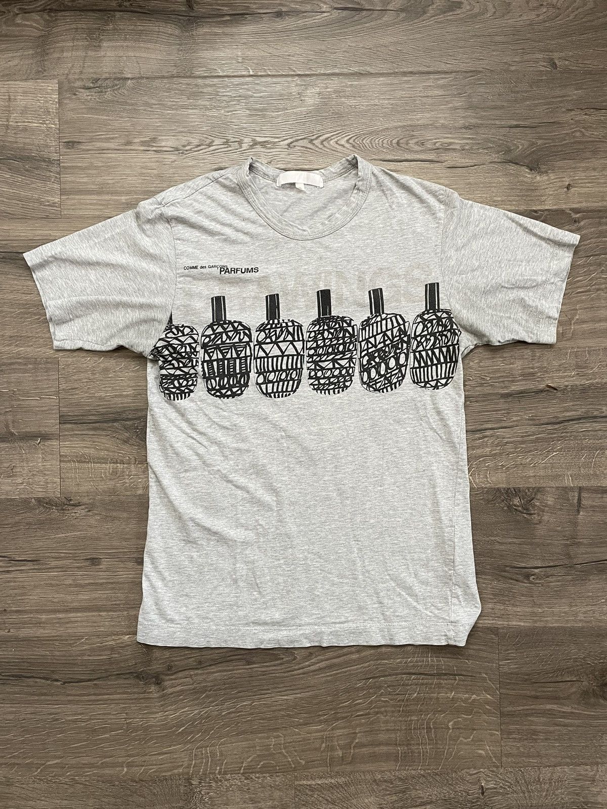 ☆ COMME des GARÇONS PARFUMS Tshirt ☆ COMME des GARCONS PARFUMS Printed T-shirt White S | PLAYFUL