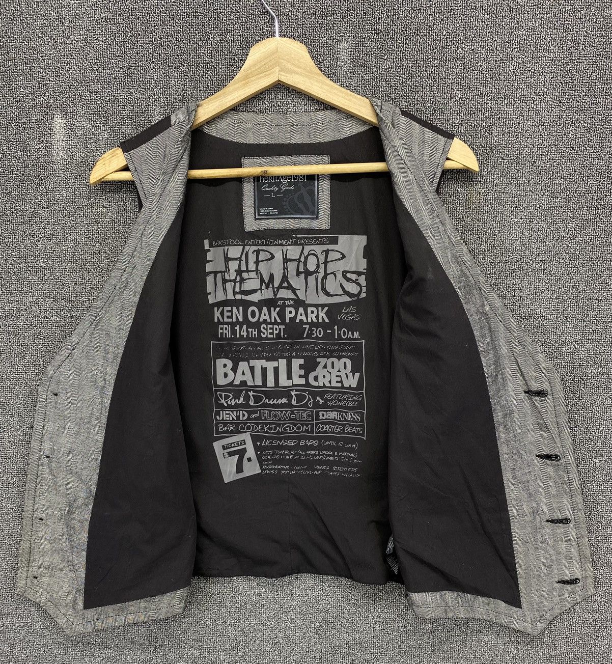 Vintage Vintage Heritage1981 Hip Hop Thematics Casual Vest Size L / US 10 / IT 46 - 1 Thumbnail