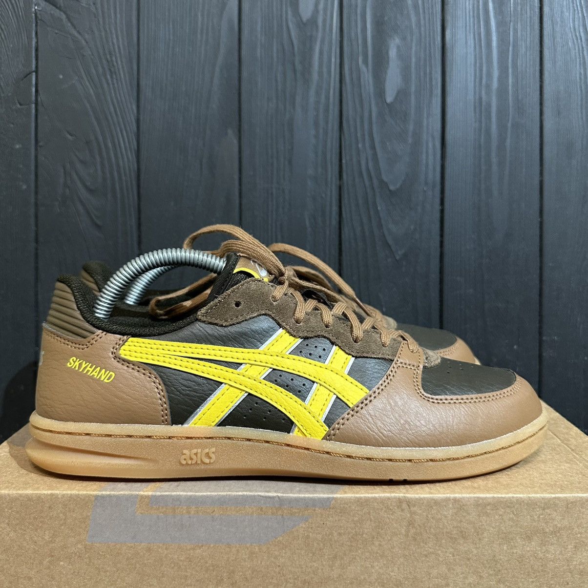 Asics ASICS Skyhand Men’s Leather Sneakers Size 40EU 7US 25.5 cm Size US 7 / EU 40 - 1 Thumbnail