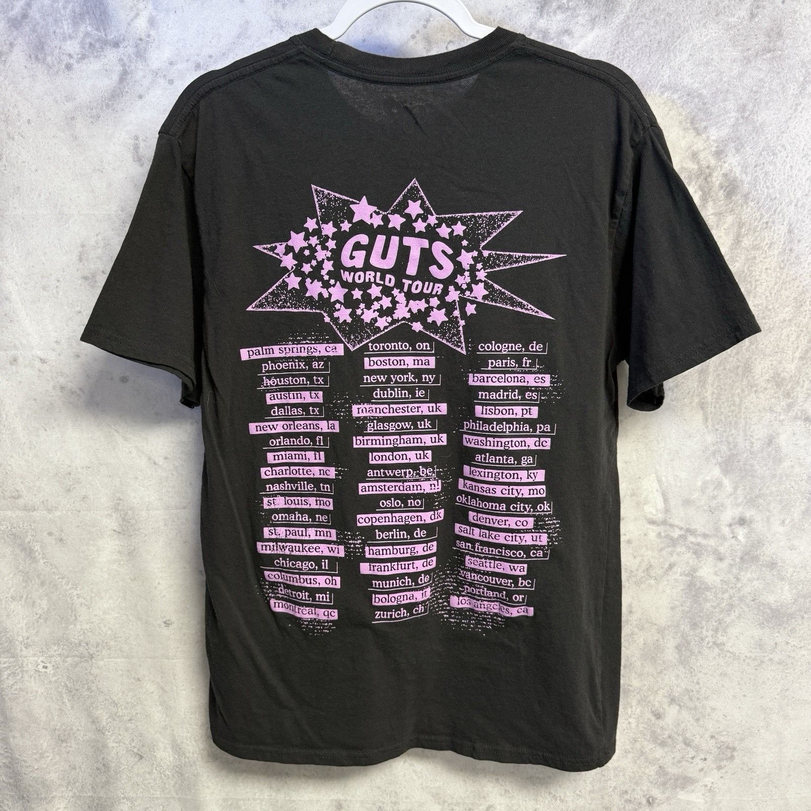 Other Olivia Rodrigo Guts World Tour T Shirt Size Medium 19.5x26.5 Size US M / EU 48-50 / 2 - 2 Thumbnail