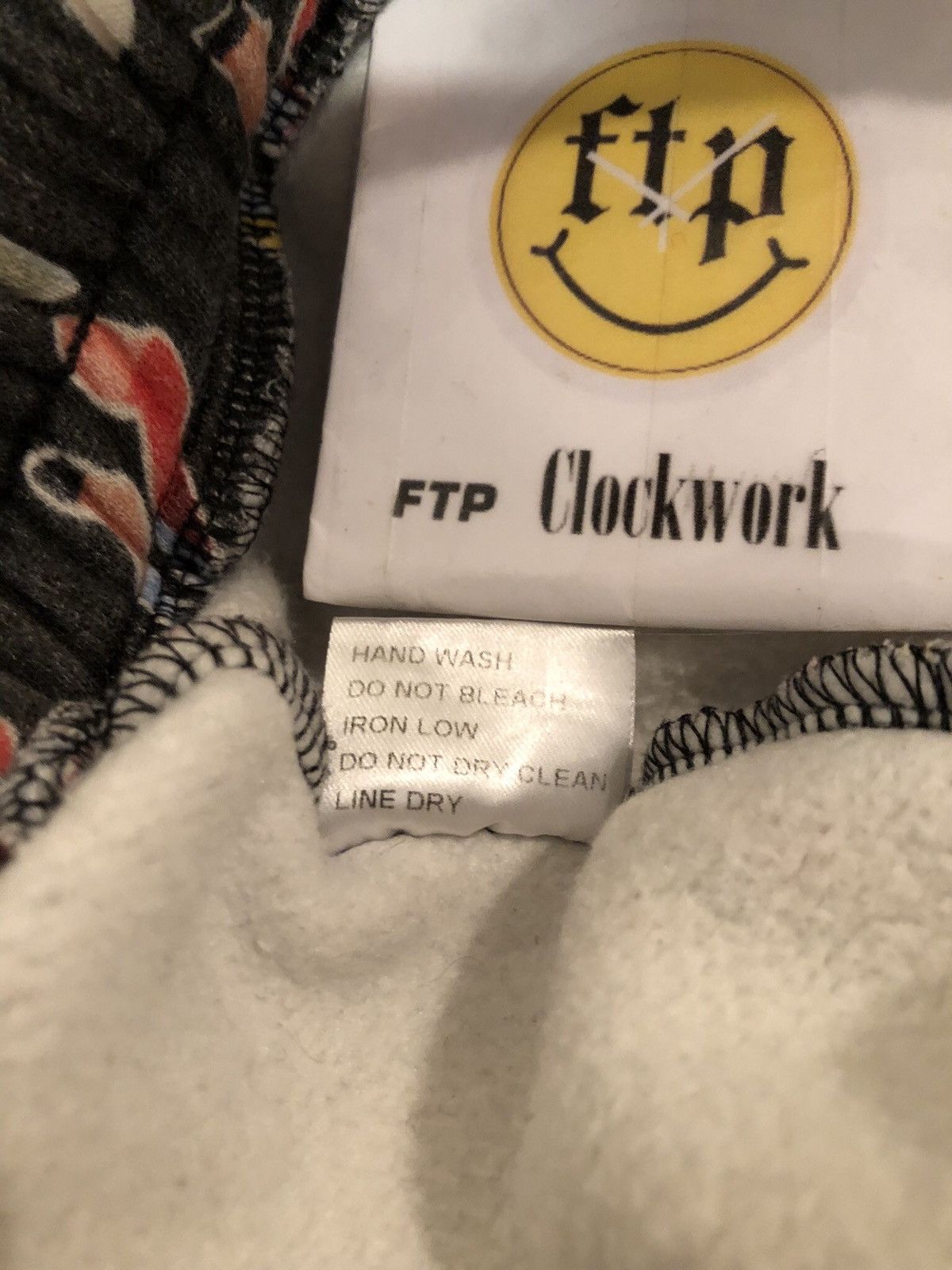 Kodone Kodone Bunny Sweatpants Black MEDIUM Size US 32 / EU 48 - 6 Thumbnail
