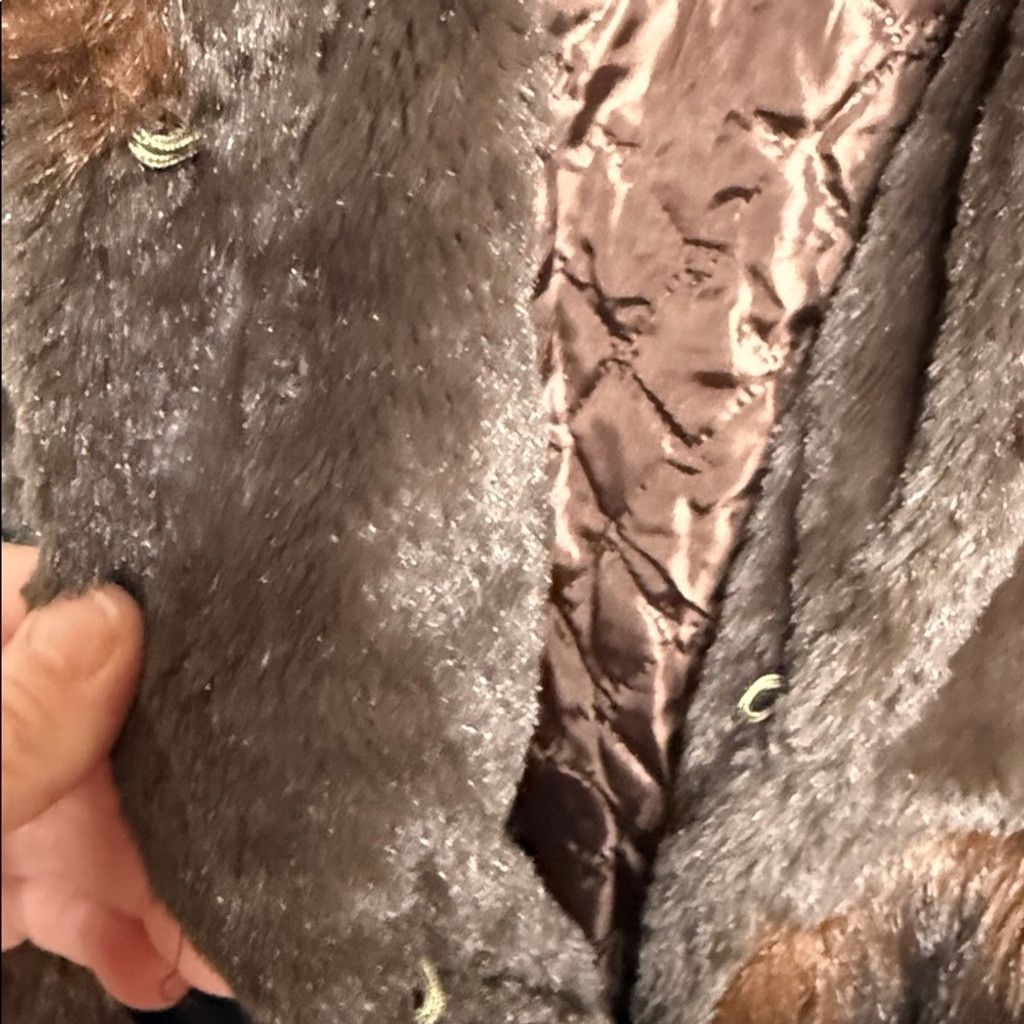 The Unbranded Brand Essori chocolate brown faux fur front closure vest sz L/XL Size L / US 10 / IT 46 - 6 Thumbnail