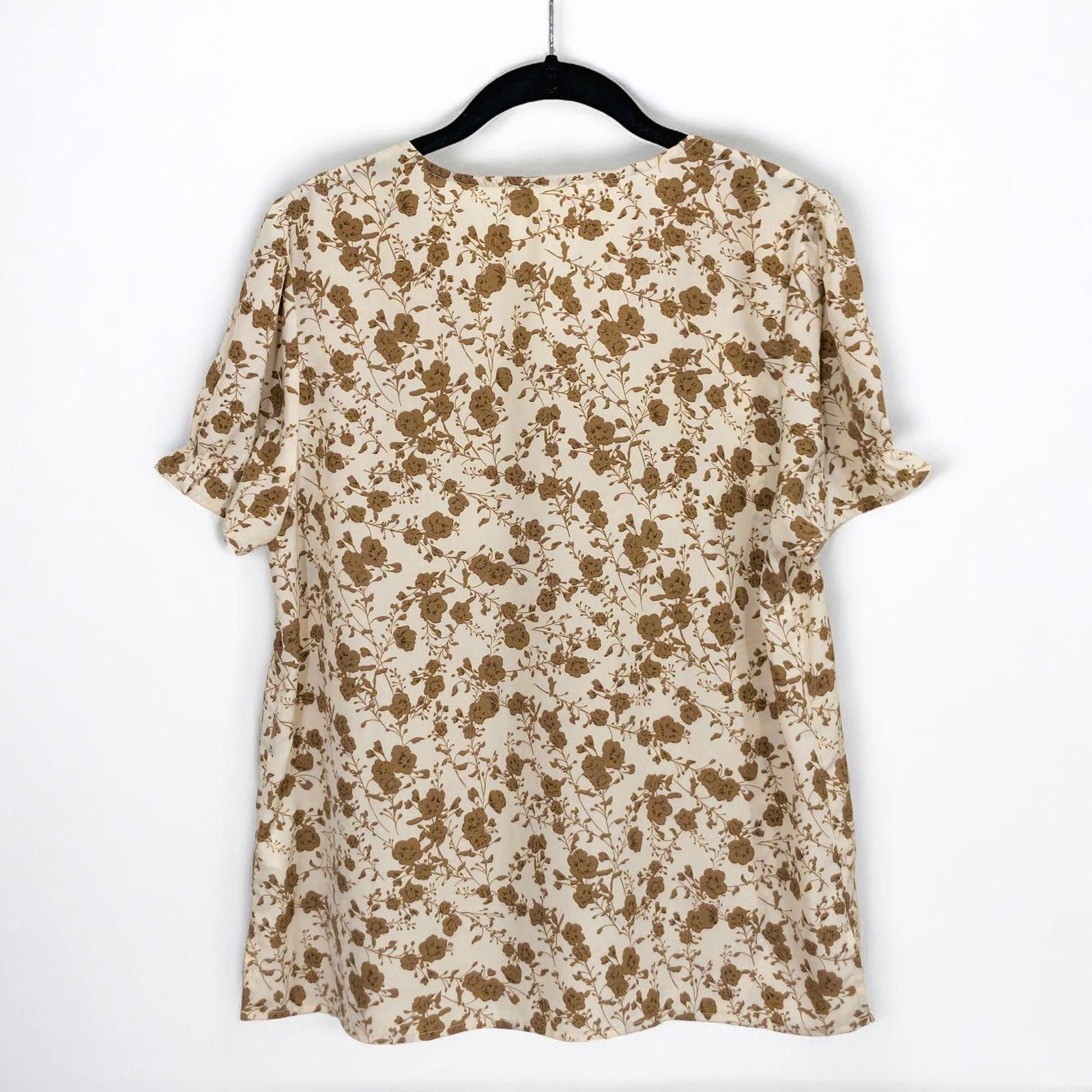 Designer Chic Floral Short Sleeve Shirt by Monday Fun - Size M Size M / US 6-8 / IT 42-44 - 2 Thumbnail