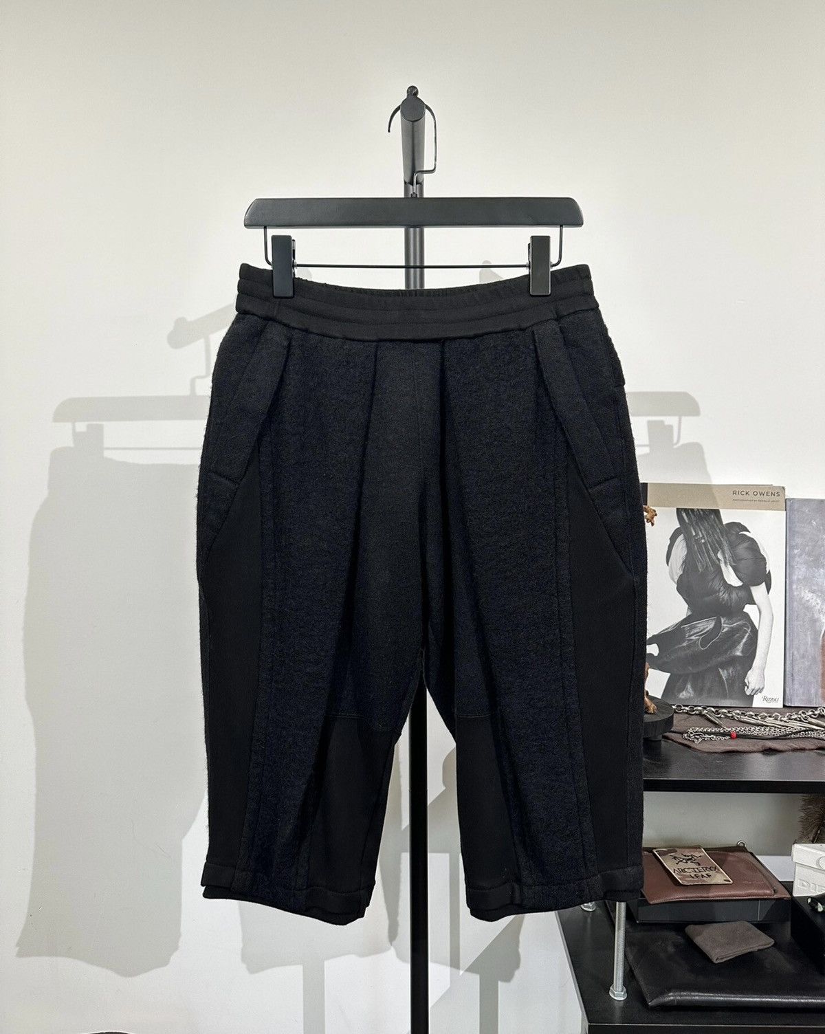 パンツ JULIUS Drop-Crotch Cropped Pants Julius Julius_7 Drop-Crotch Pants | Grailed