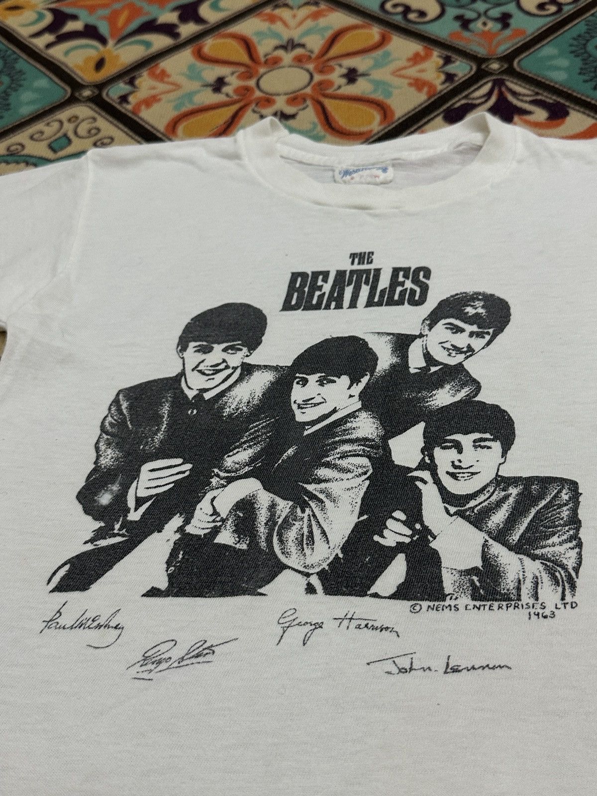 Band Tees True Vintage 1963 The Beatles Signature Tee Shirt (Bodyfit) Size US S / EU 44-46 / 1 - 5 Thumbnail