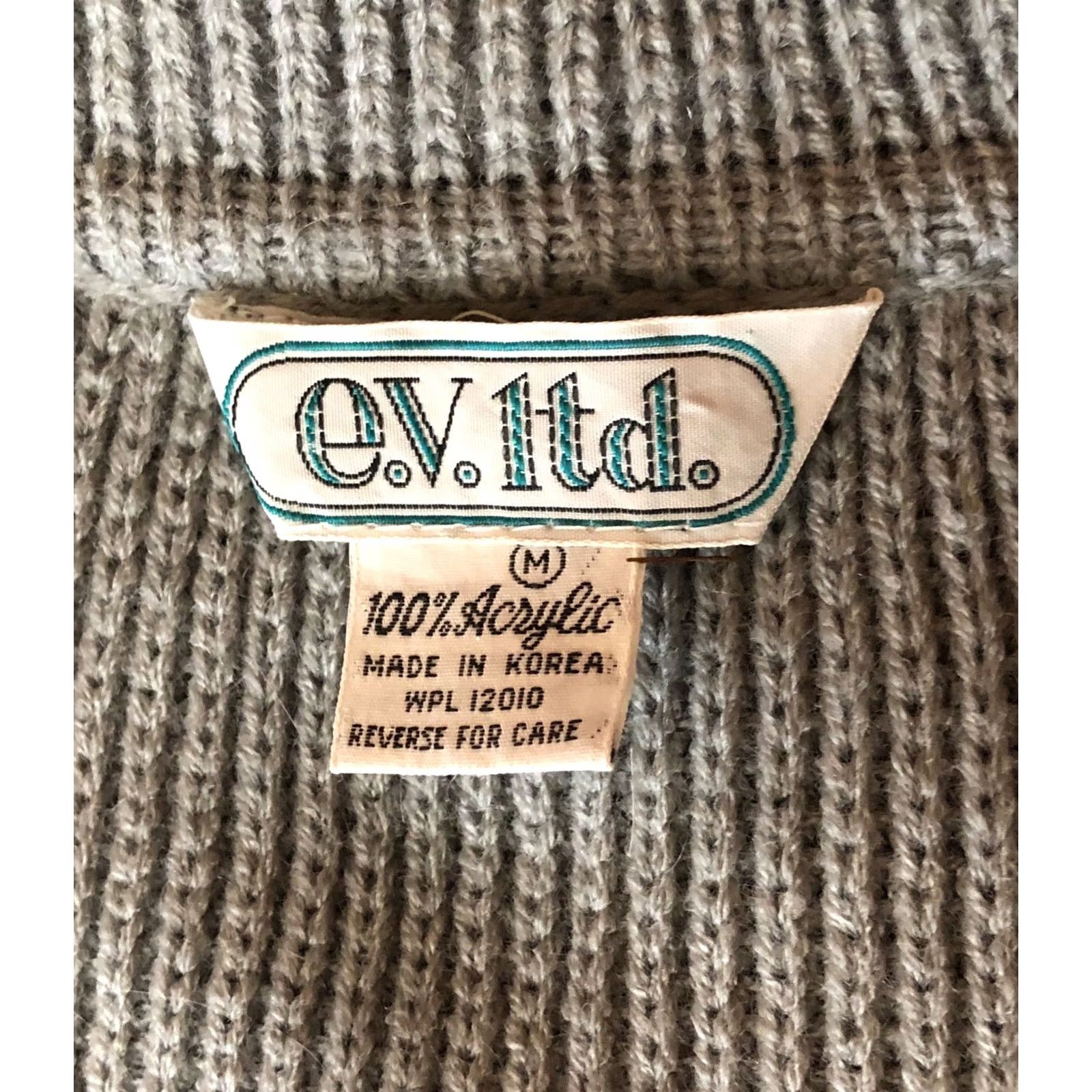 Vintage VINTAGE Sweater Cardigan M Gray Crochet Button Front Pockets Classic Grandma Size M / US 6-8 / IT 42-44 - 4 Thumbnail