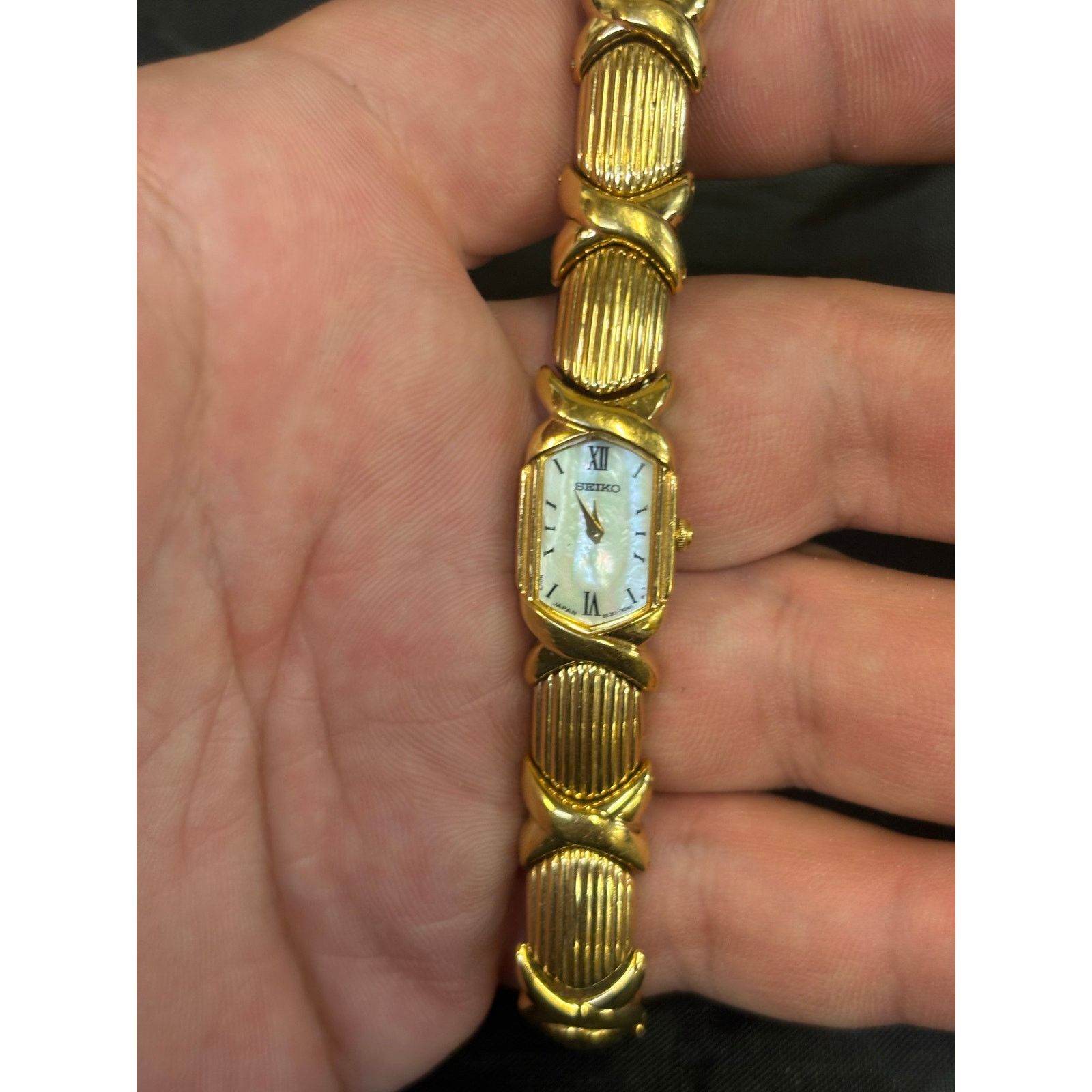 Seiko RARE Vintage Seiko 2E20-7389 MOP Gold Tone Womens Watch! Size ONE SIZE - 1 Thumbnail