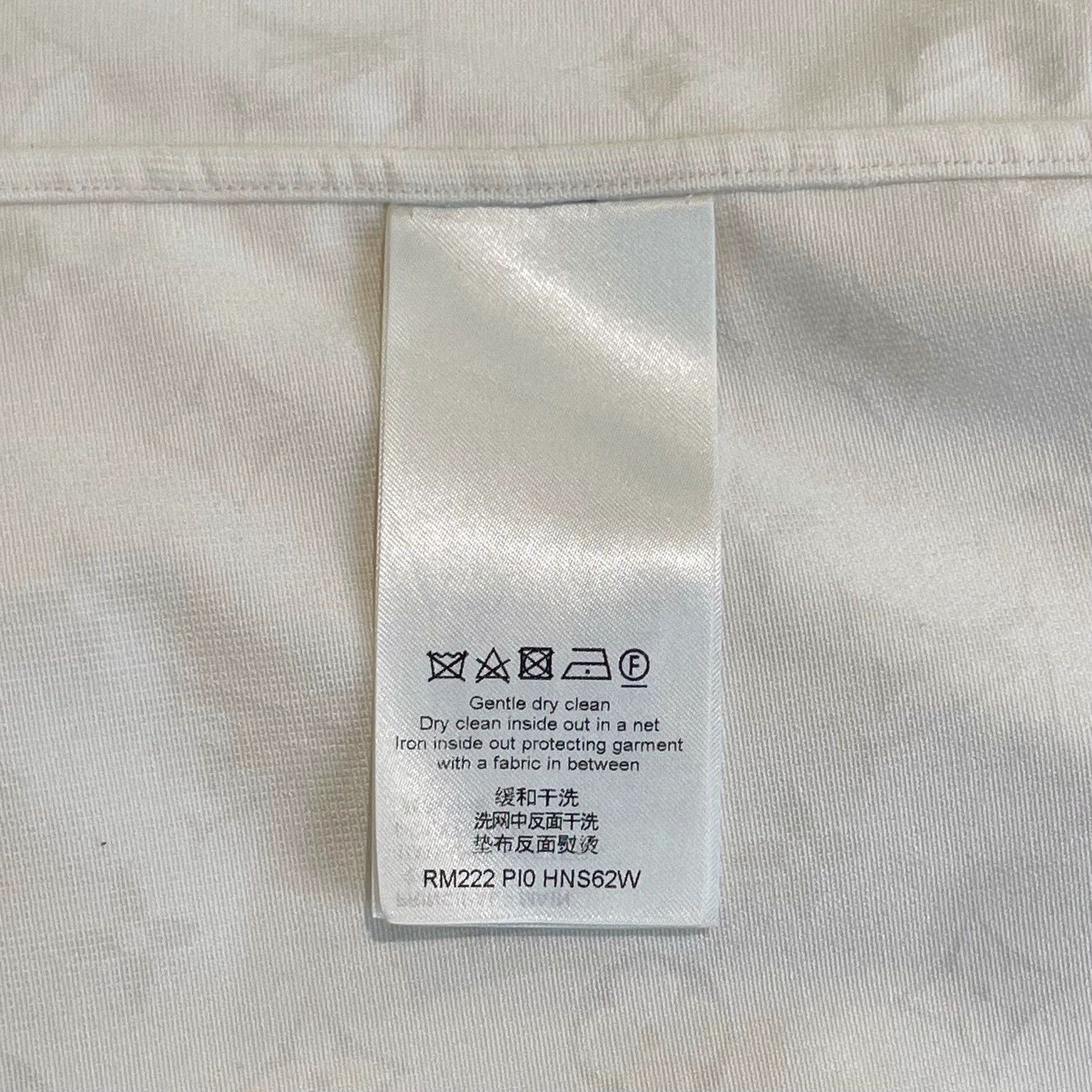 Louis Vuitton stylish white logo shirt in size large Size US L / EU 52-54 / 3 - 6 Thumbnail