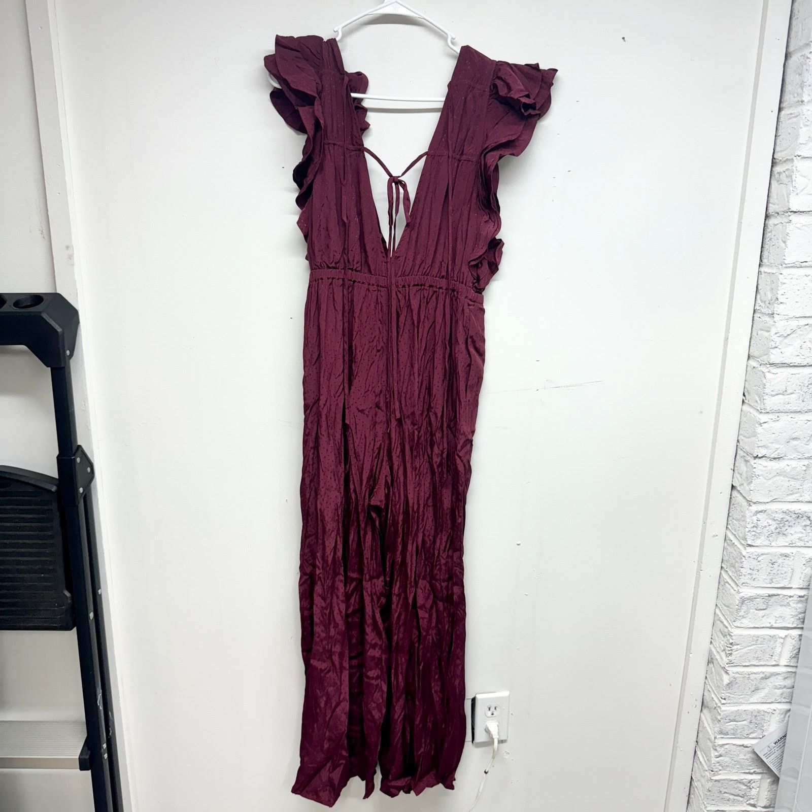 Madewell Madewell Burgundy Jacquard Deep-V Ruffled Jumpsuit Med NWT Size 30" / US 8 / IT 44 - 6 Thumbnail