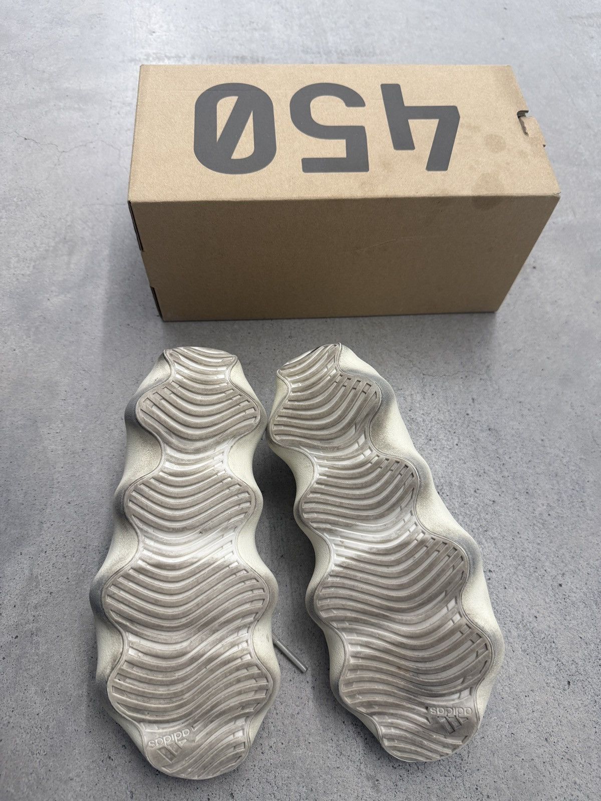 Yeezy Adidas Yeezy 450 Cloud White Size US 5.5 / IT 35.5 - 5 Thumbnail