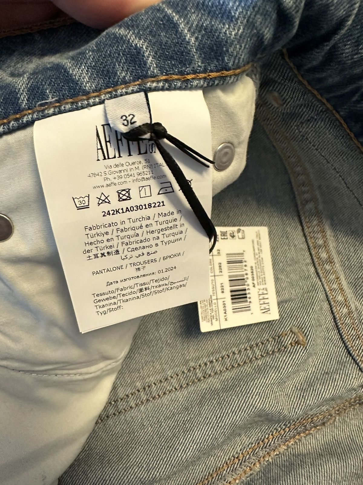Moschino MOSCHINO JEANS mid-rise straight-leg jeans Size 32" / US 10 / IT 46 - 9 Thumbnail