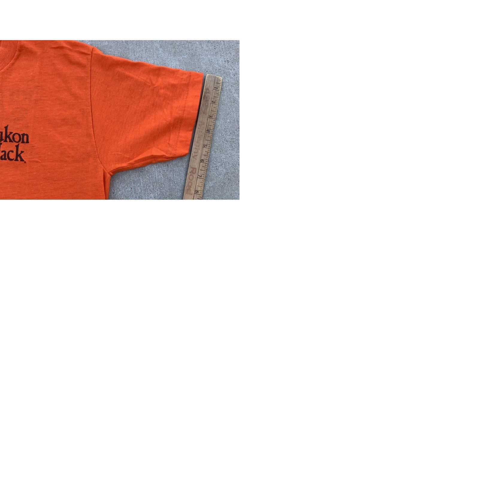 Vintage VINTAGE Yukon Jack Surprisingly Smooth At 100 Proof T Shirt c 1986 Single Stitch Size US M / EU 48-50 / 2 - 12 Thumbnail