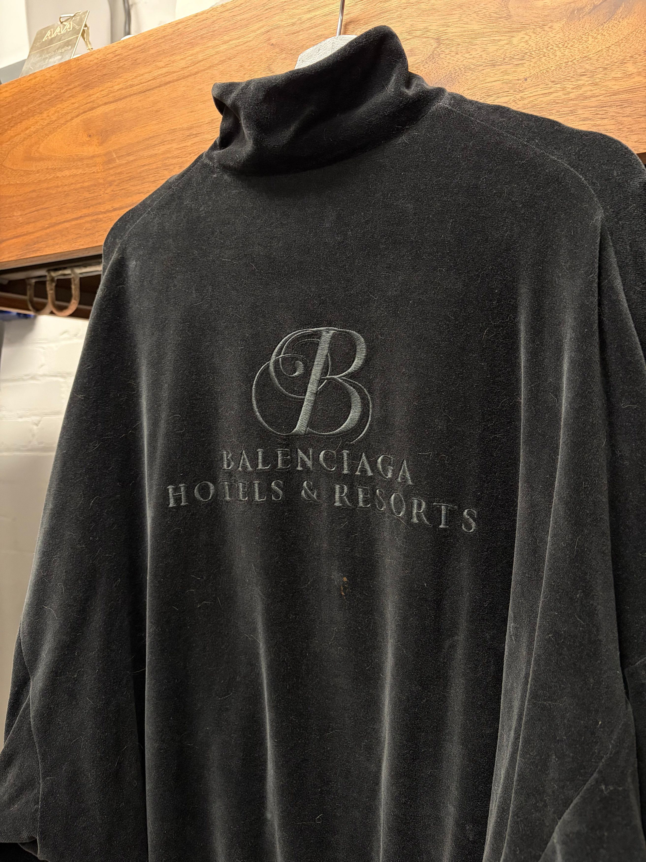 Balenciaga SS2020 Balenciaga ‘Hotels & Resorts’ Black Velour Track Jacket Size US S / EU 44-46 / 1 - 2 Thumbnail