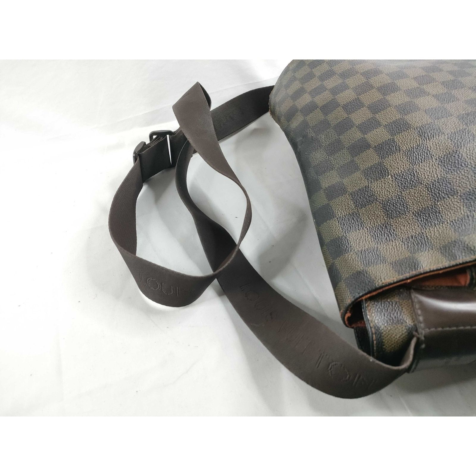 Louis Vuitton LOUIS VUITTON Damier Ebene Bastille Shoulder Bag M45257 Size ONE SIZE - 4 Thumbnail