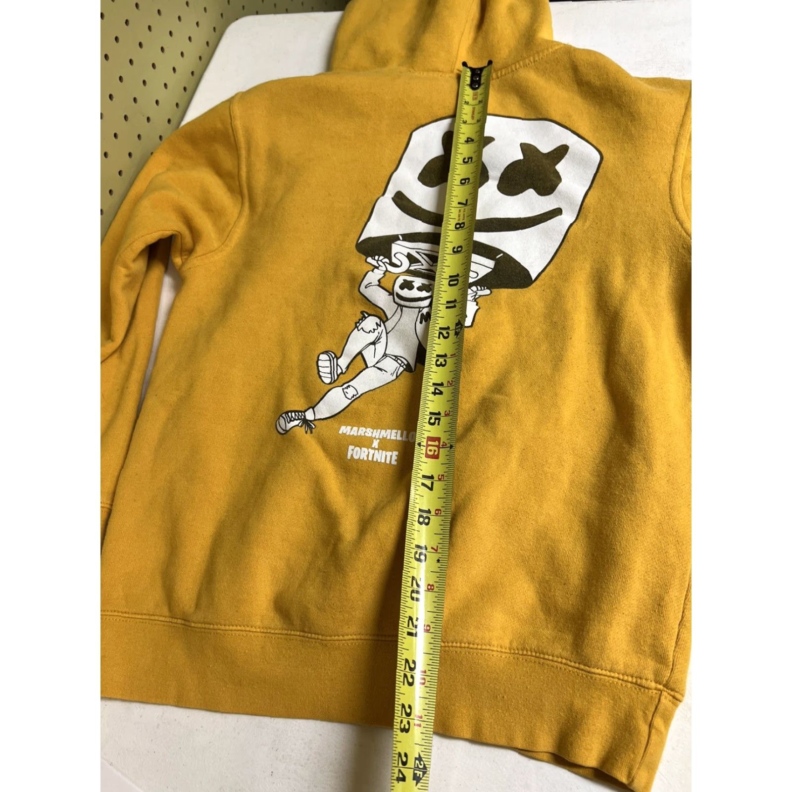 Vintage MARSHMELLO x FORTNITE Men’s Sweatshirt Hoodie Yellow Size Small Size US S / EU 44-46 / 1 - 7 Thumbnail