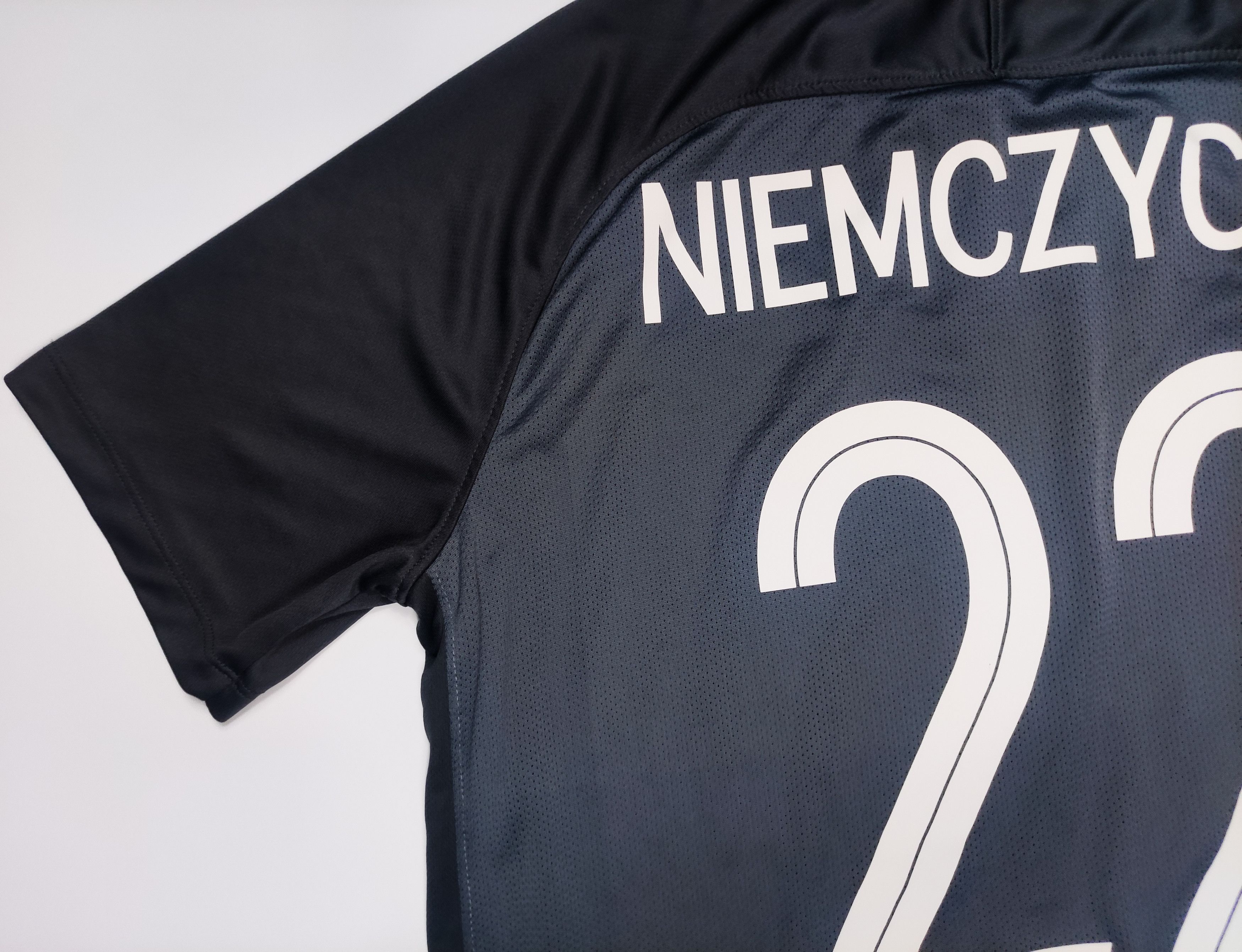 Nike Niemczycki #22 Puszcza Niepolomice 2019 2020 Nike GK Shirt Size US L / EU 52-54 / 3 - 9 Thumbnail