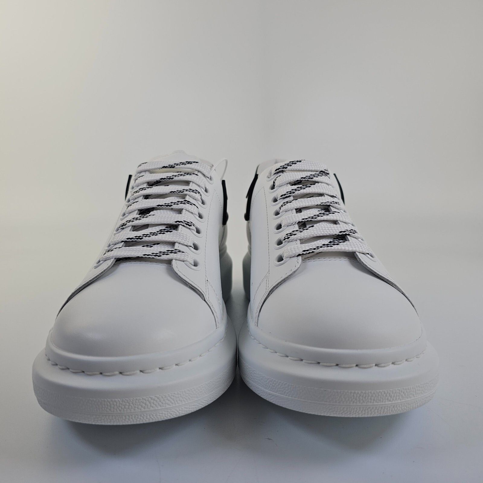 Alexander McQueen ALEXANDER MCQUEEN Oversized Men's White/Black Sneakers New ( Size US 6 / EU 39 - 4 Thumbnail
