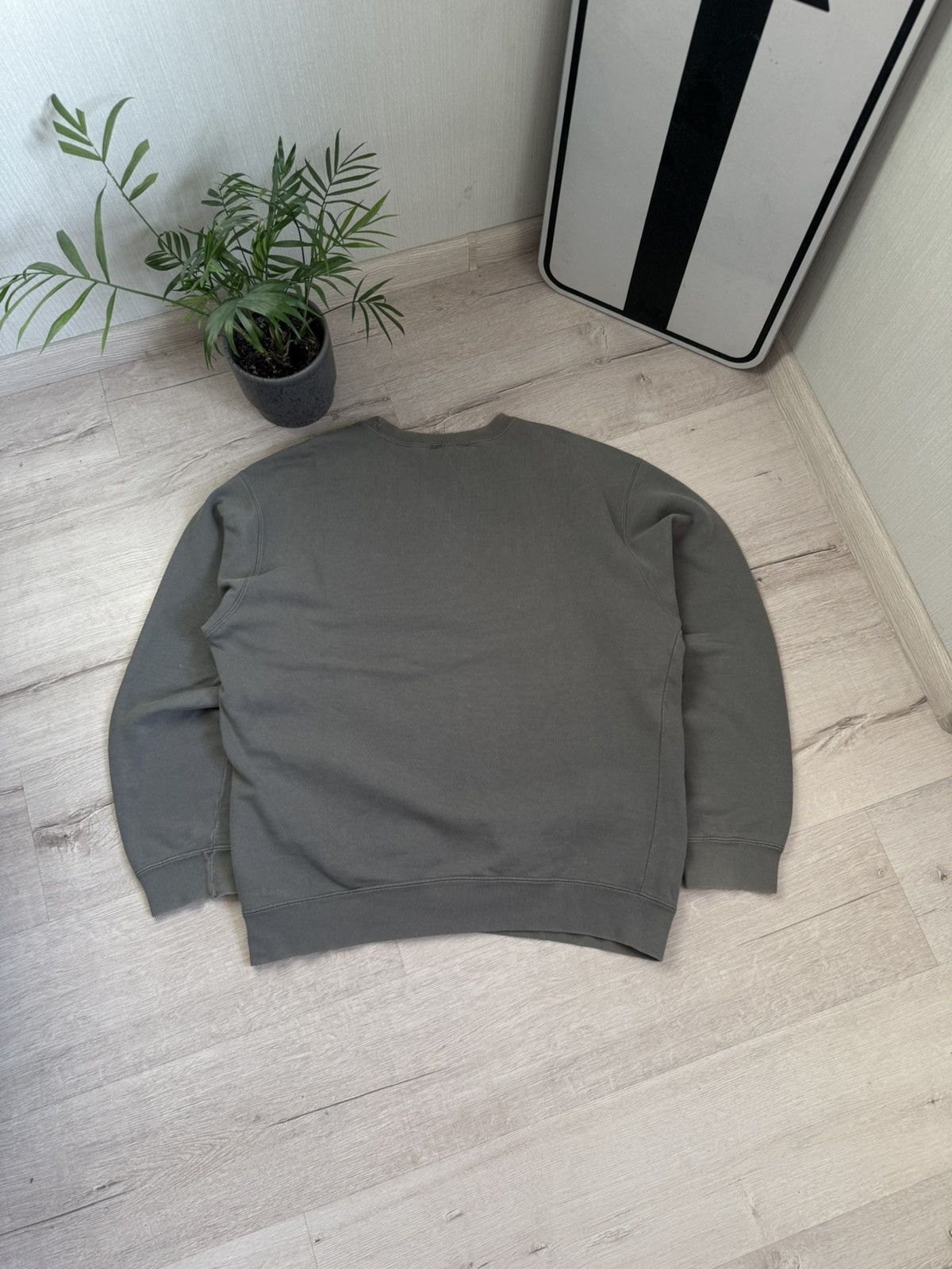 Carhartt × Vintage Vintag 90s Carhartt Wip Sweatshirt Small Logo Minimalist Y2k Size US L / EU 52-54 / 3 - 2 Thumbnail