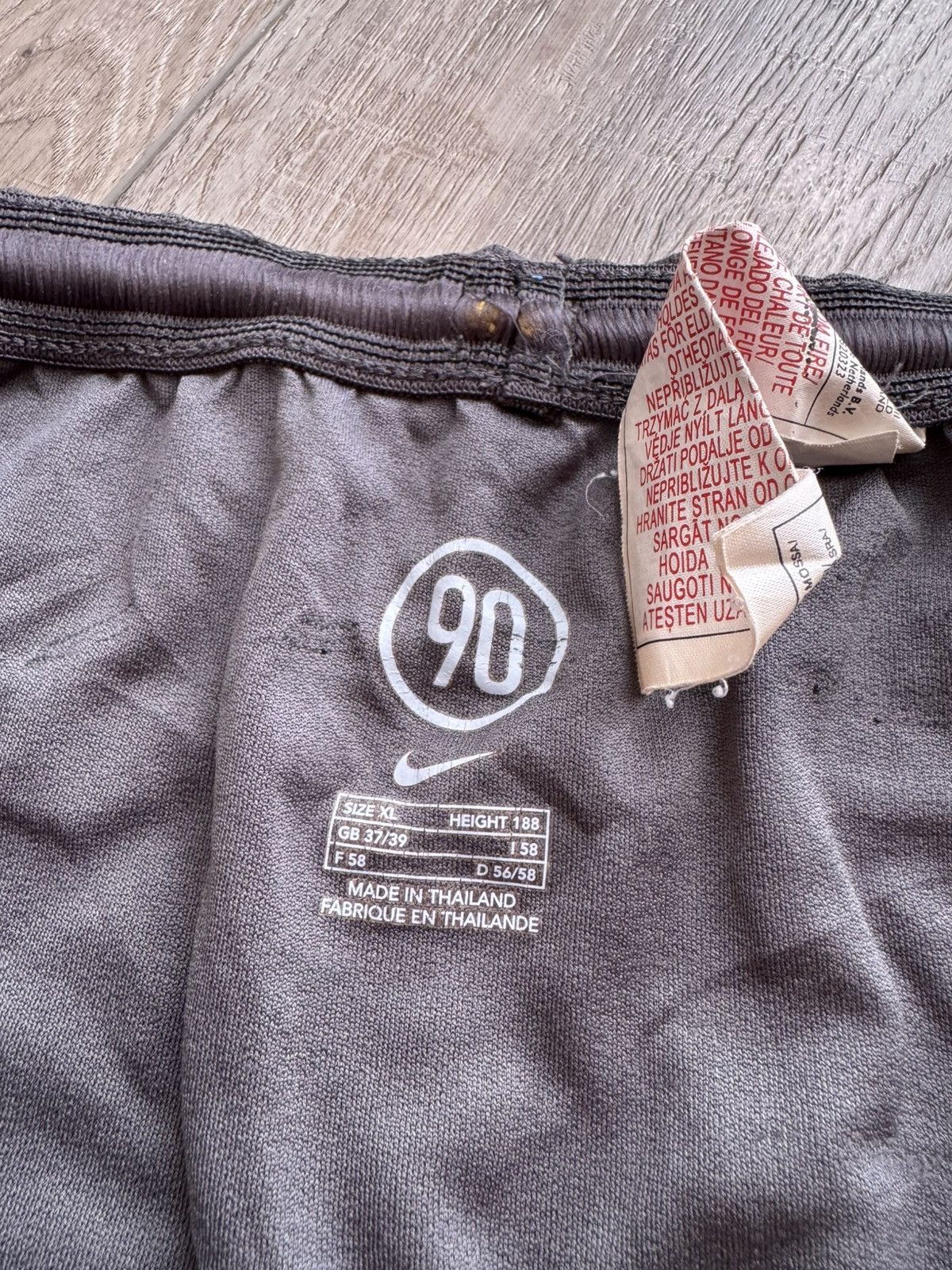 Nike Vintage Nike Arsenal Shorts 90s Football Streetwear Swoosh Size US 36 / EU 52 - 2 Thumbnail