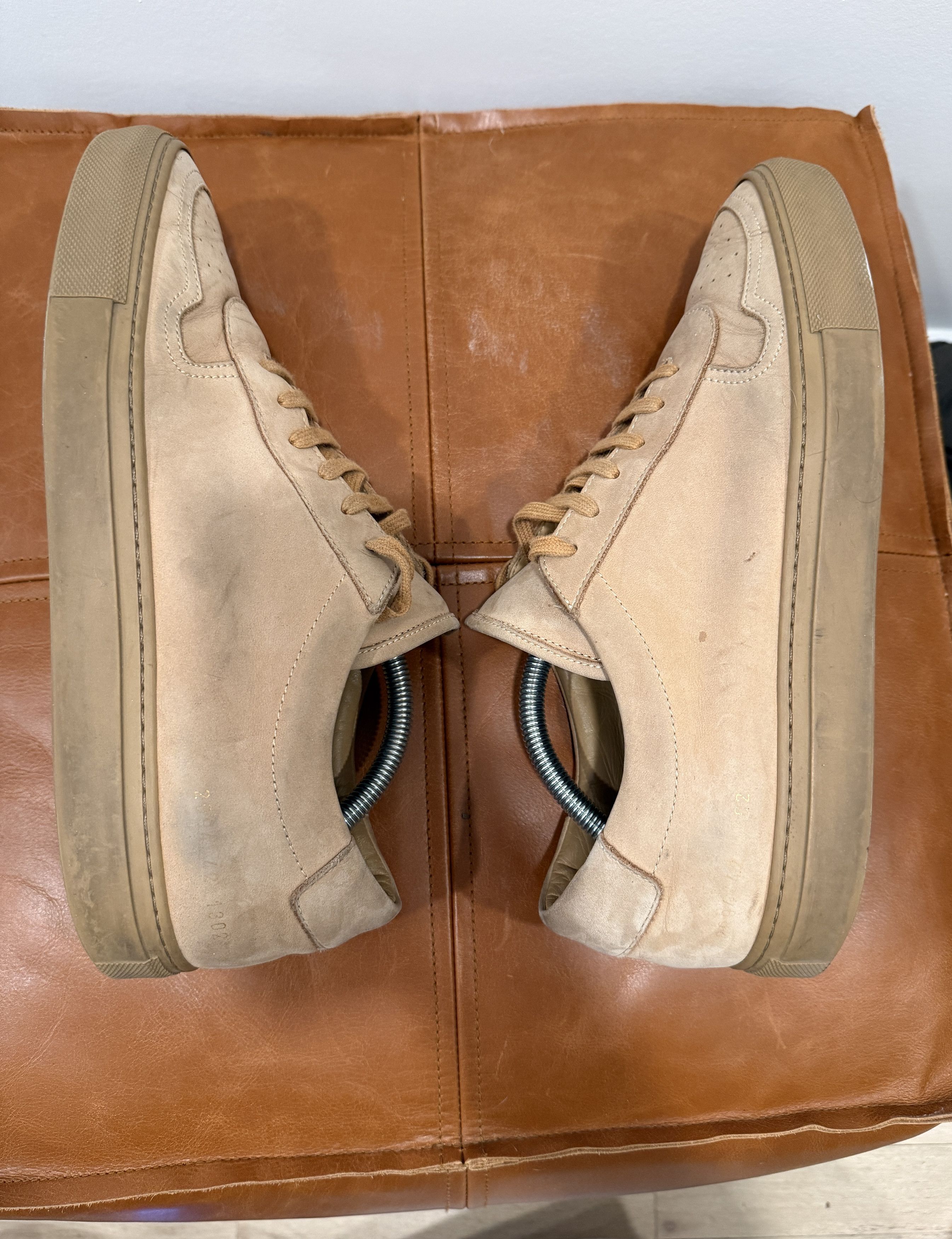 Common Projects Common Projects Bball Low in Tan Nubuck Size US 9 / EU 42 - 5 Thumbnail