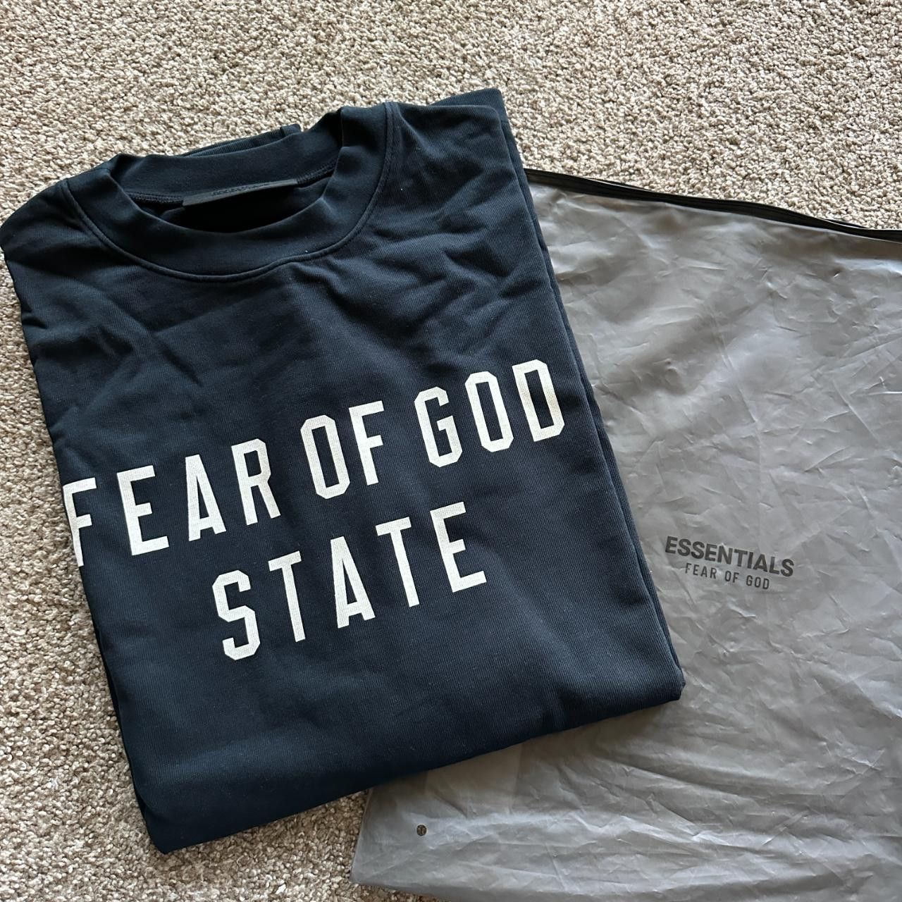 Essentials 🖤 SALE: Fear of God Essentials – Black Heavy T-Shirt Size US M / EU 48-50 / 2 - 1 Thumbnail