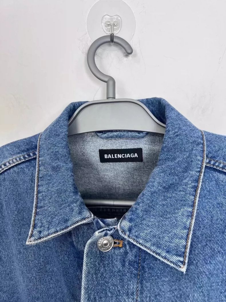 Balenciaga Balenciaga Seven Languages Logo Denim Jacket Size US M / EU 48-50 / 2 - 3 Thumbnail