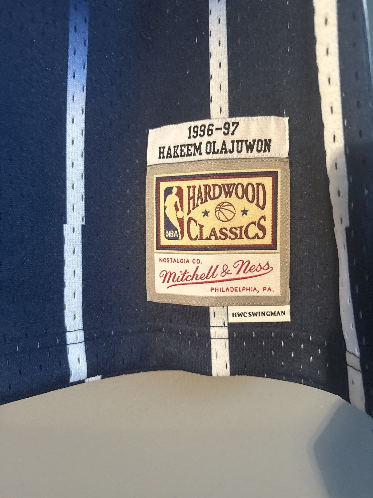 Mitchell & Ness × Vintage Mitchell and Hakeem Olajuwon jersey Size US M / EU 48-50 / 2 - 4 Thumbnail
