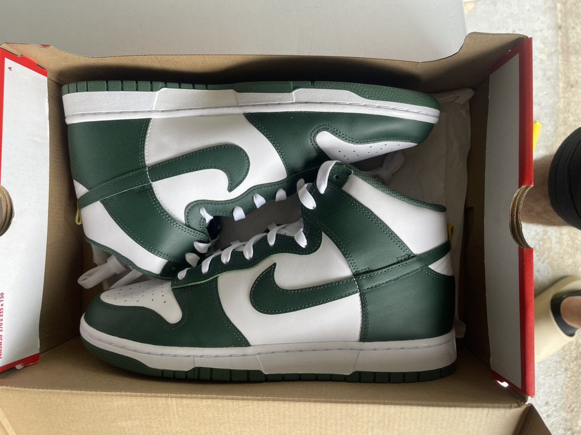 Nike Nike Dunk Green says Australia Size US 12 / EU 45 - 1 Thumbnail