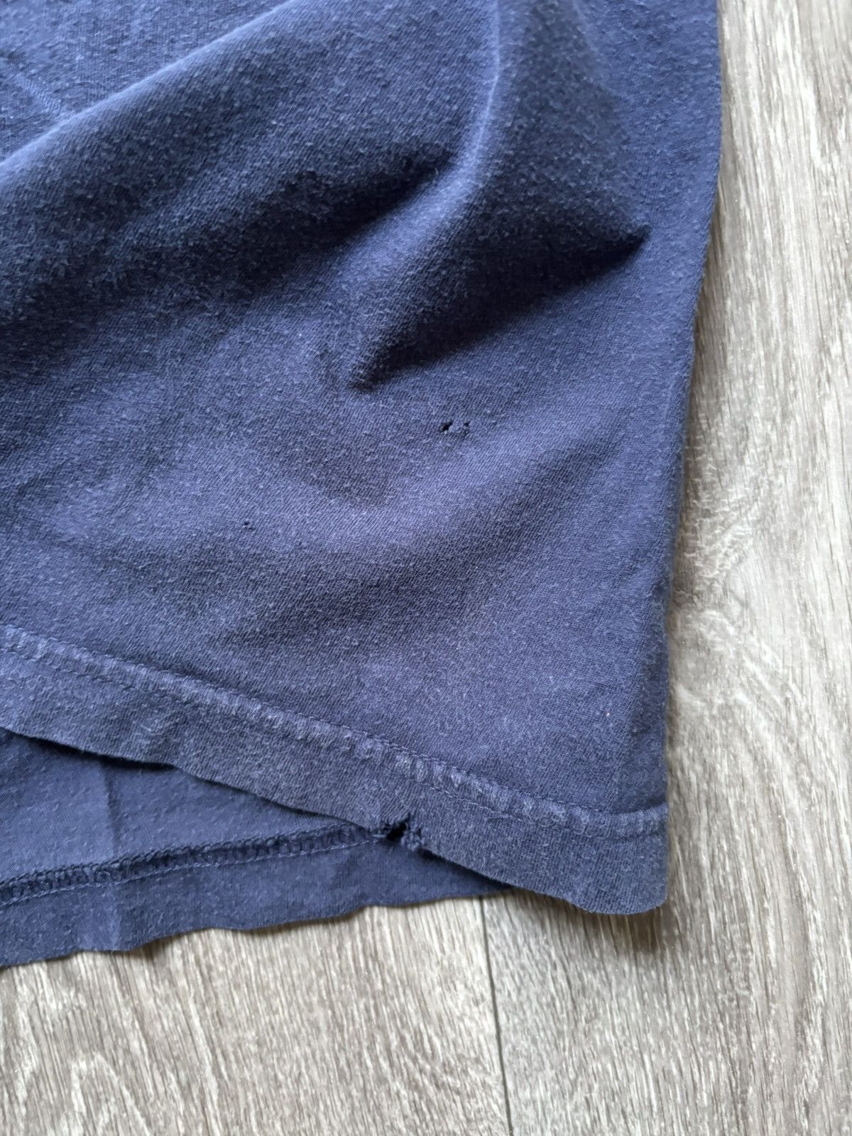 Nike Vintage 2000s Nike Navy Blue T-Shirt Faded Y2K Swoosh Tee Size US M / EU 48-50 / 2 - 4 Thumbnail